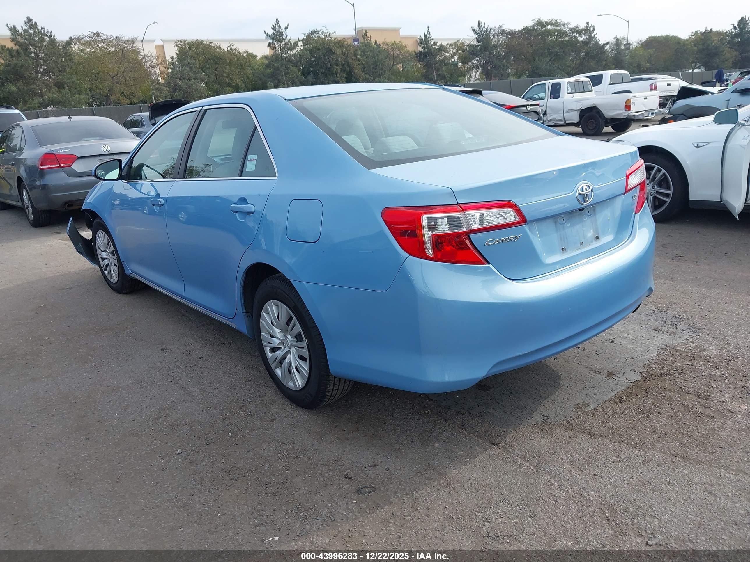 TOYOTA CAMRY image 3