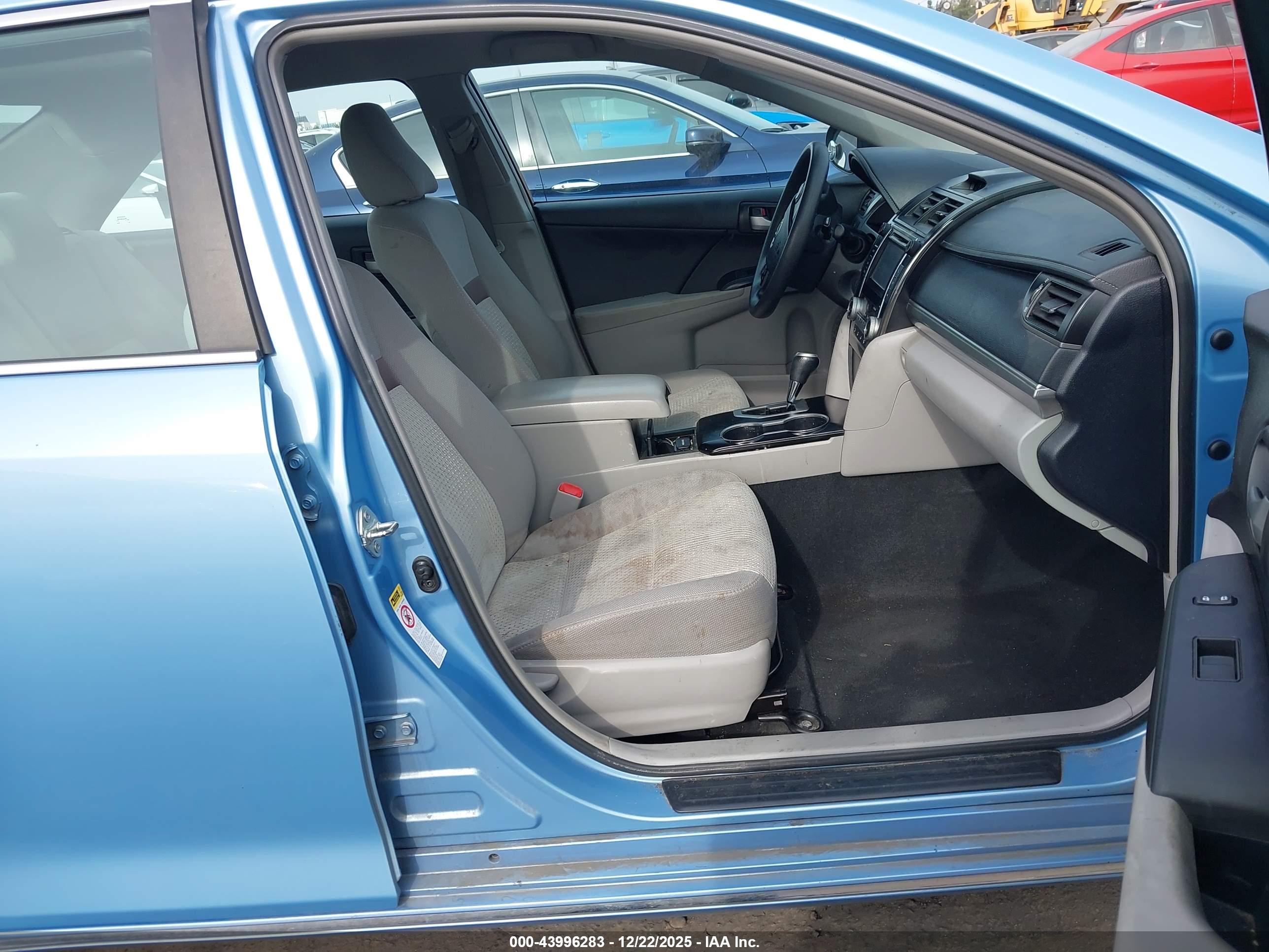 TOYOTA CAMRY image 5