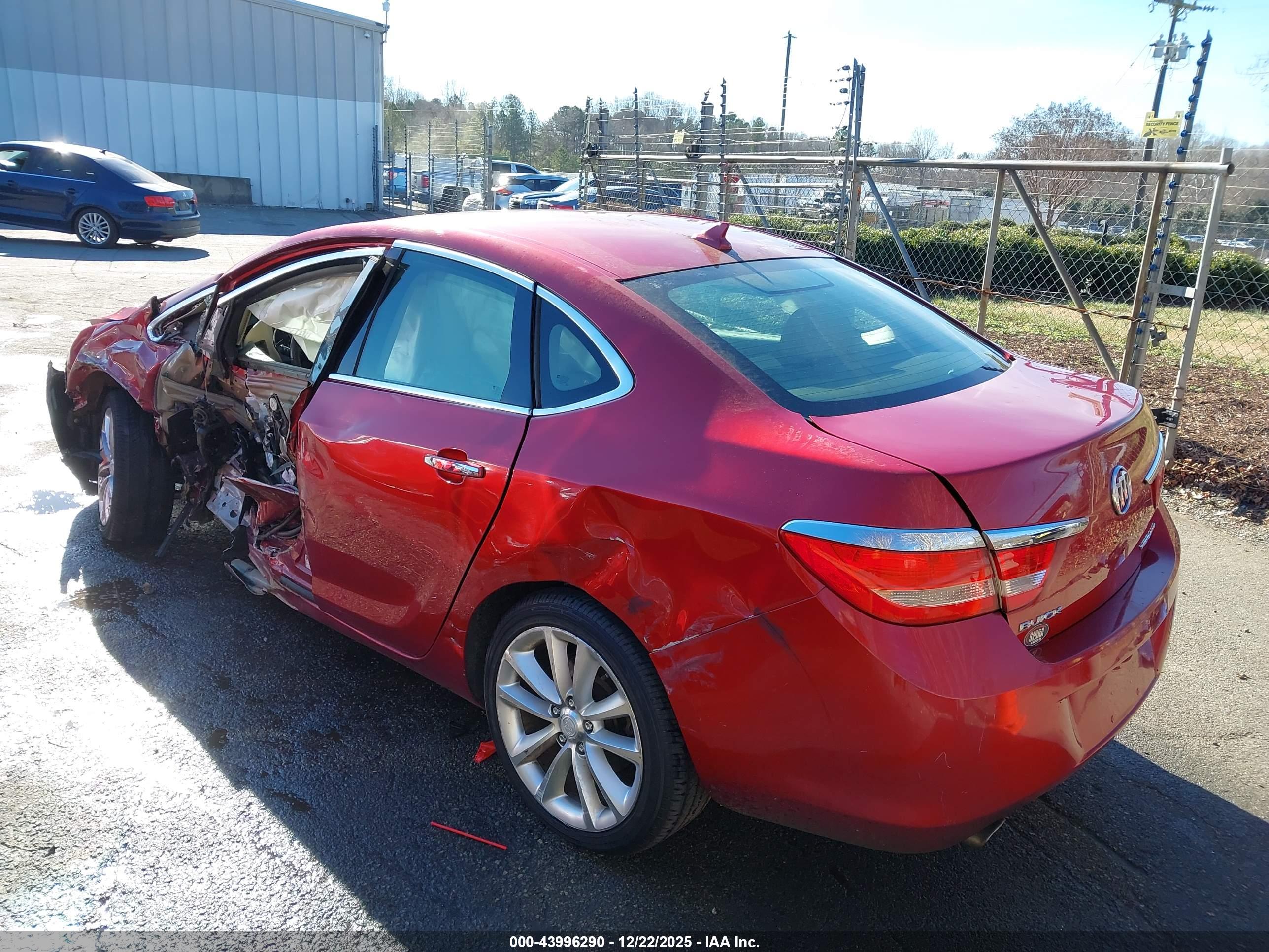 BUICK VERANO image 3