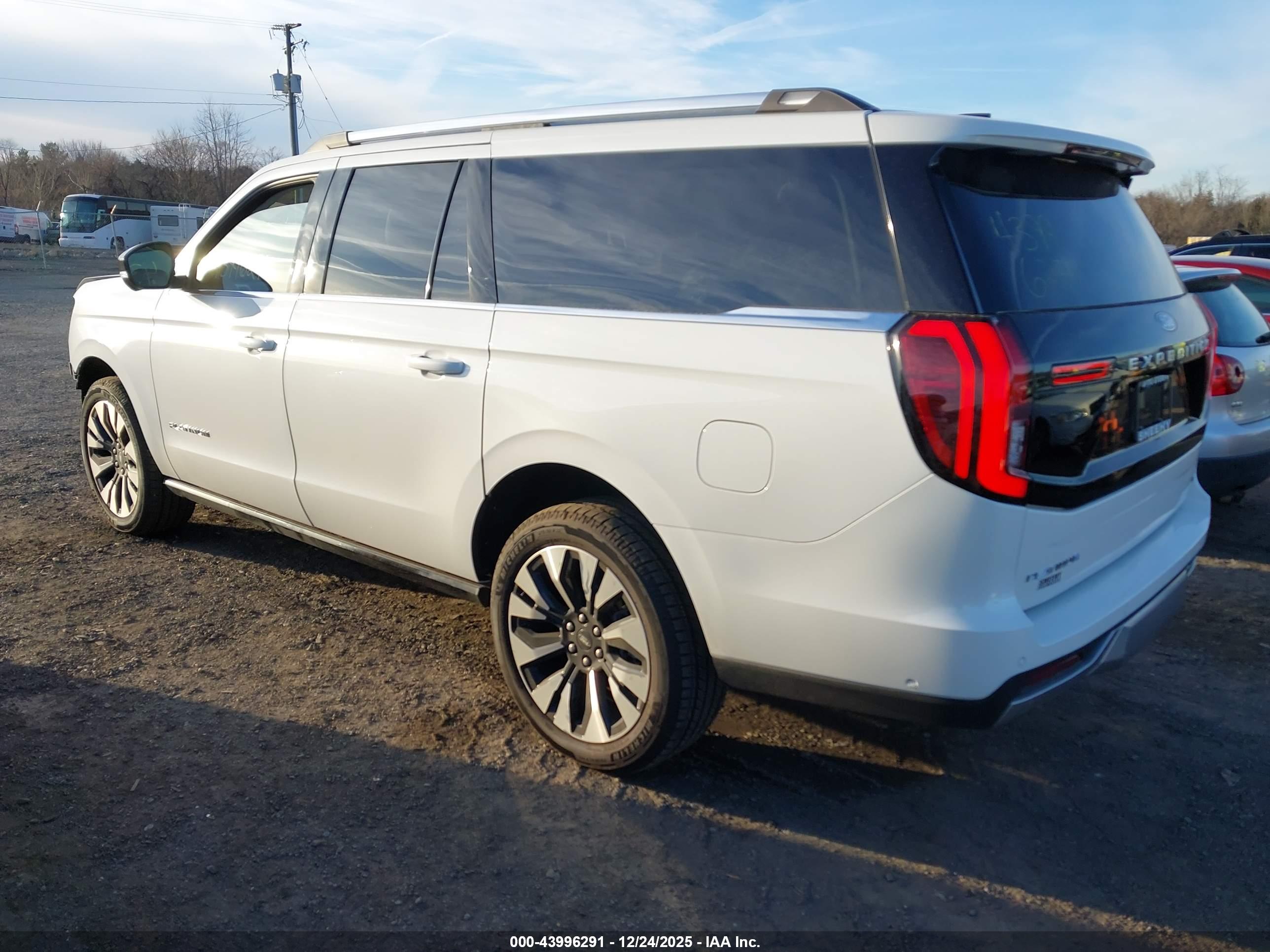 FORD EXPEDITION image 3