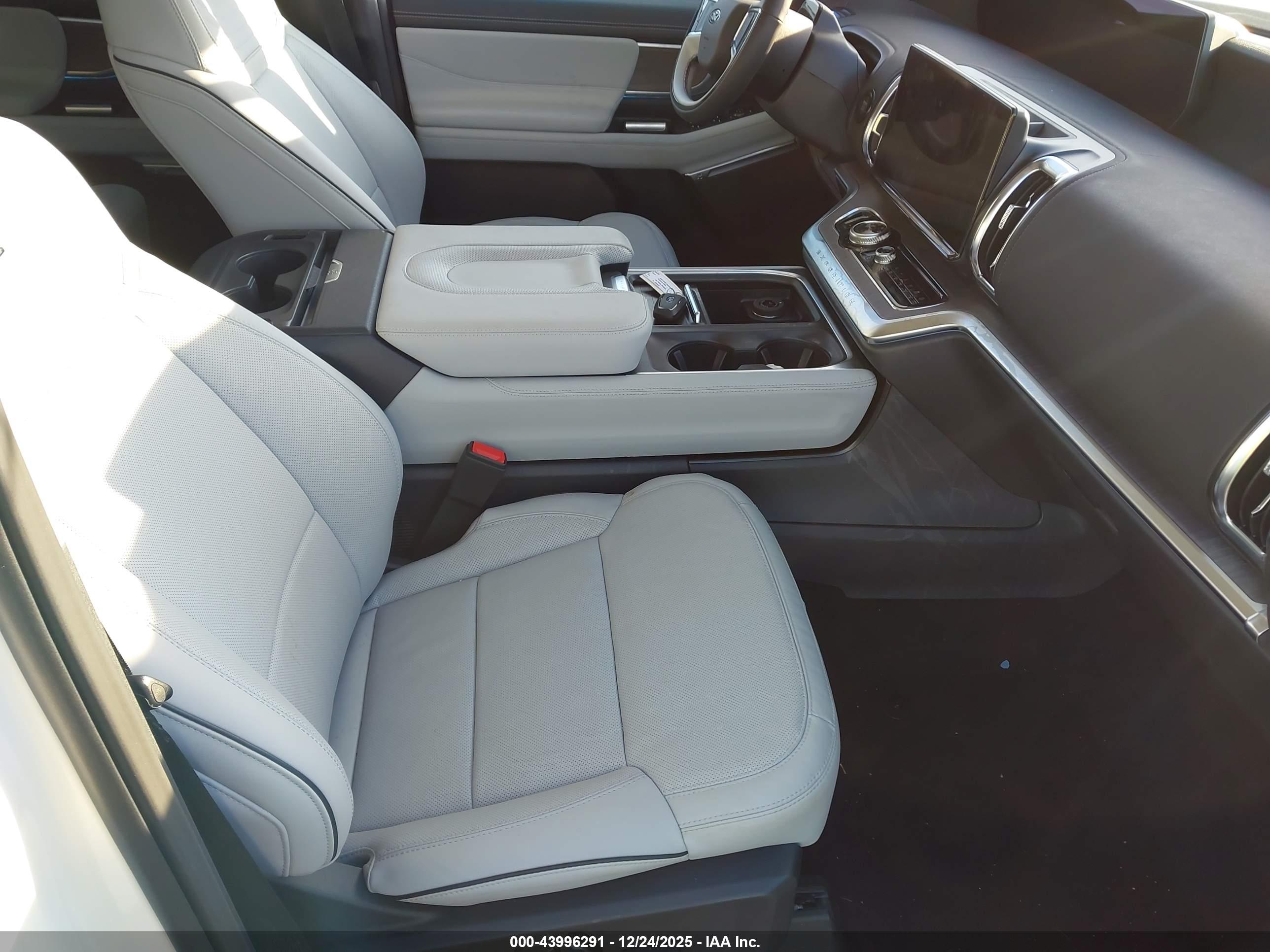 FORD EXPEDITION image 5