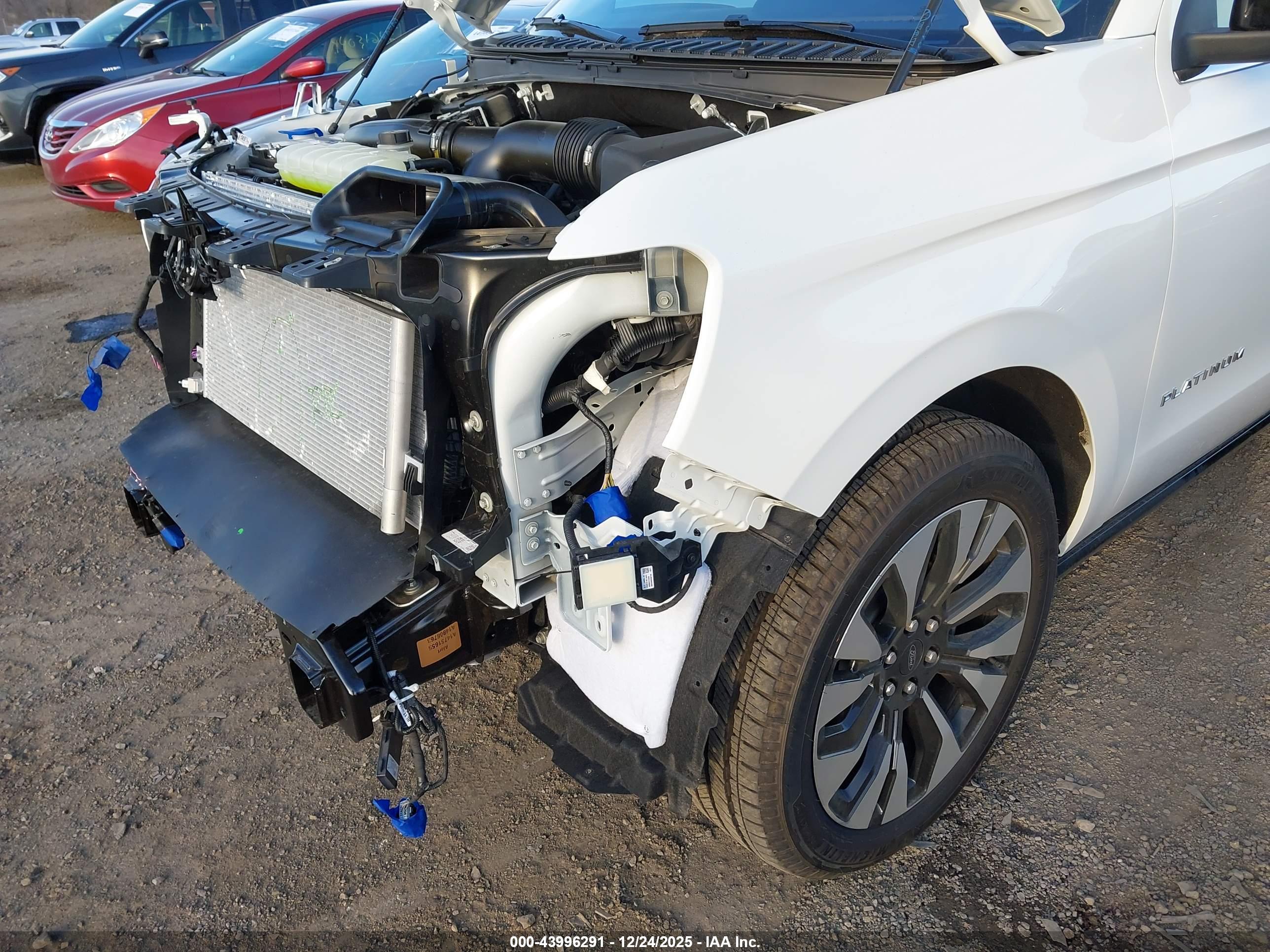 FORD EXPEDITION image 6