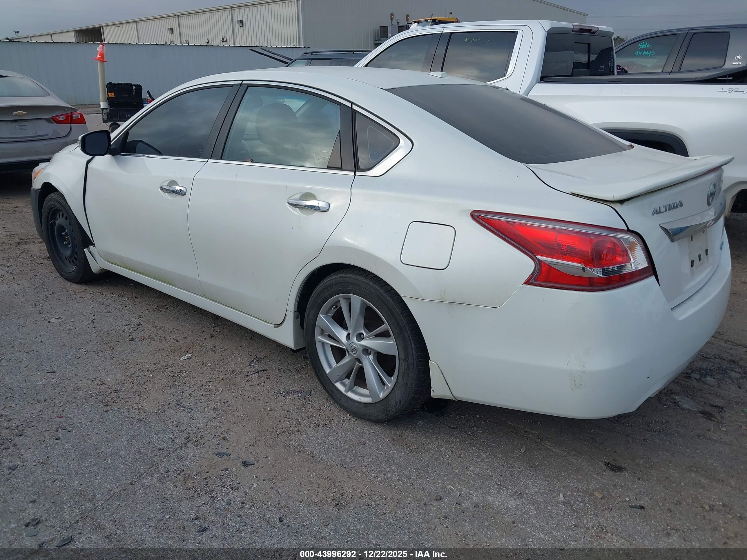 NISSAN ALTIMA image 3