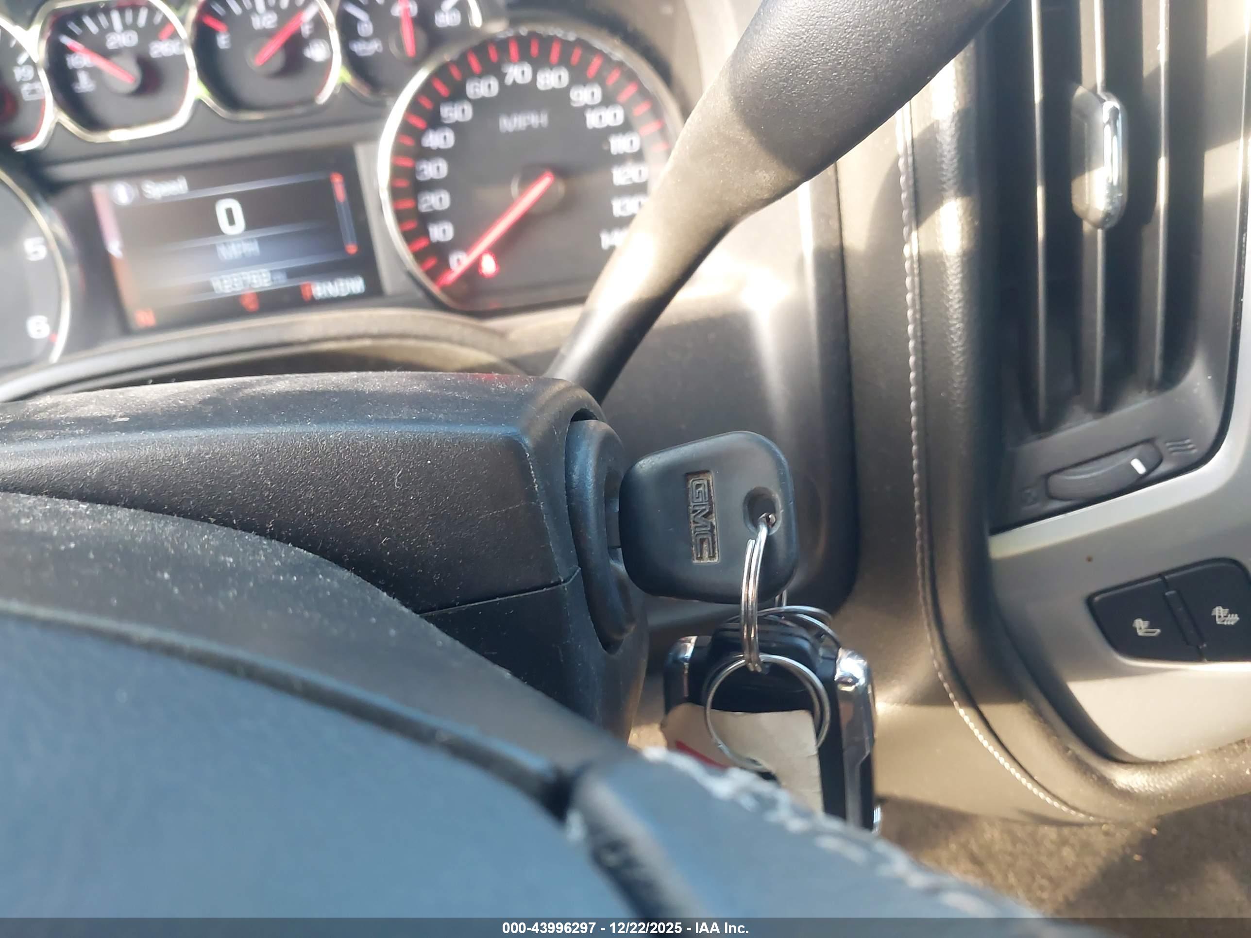 GMC SIERRA image 11