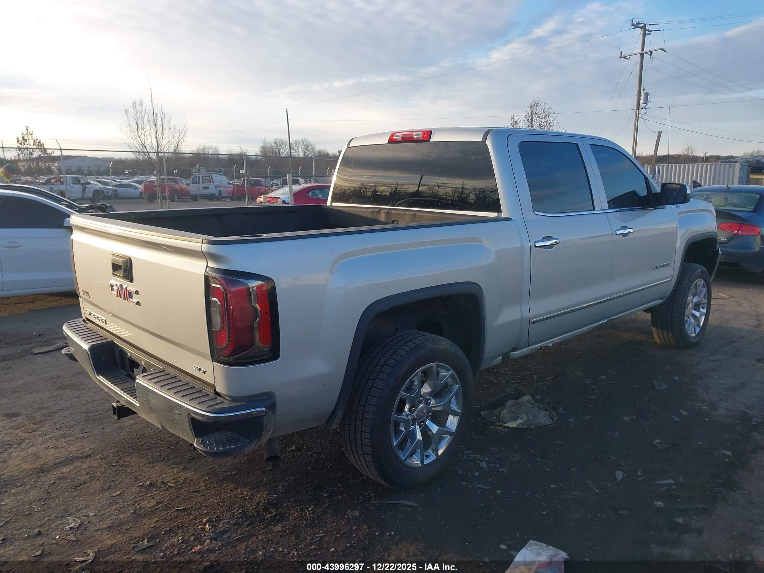 GMC SIERRA image 4