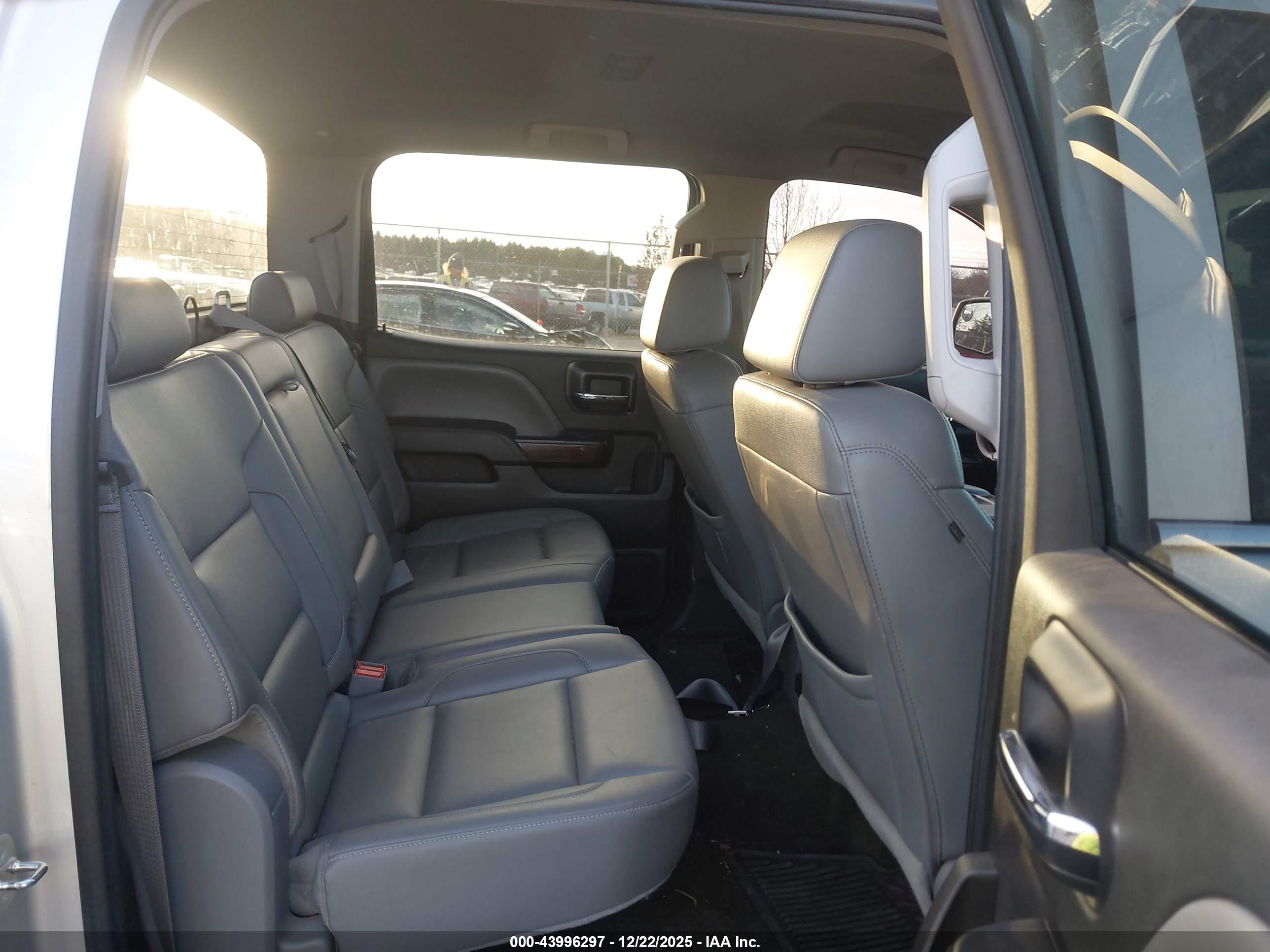 GMC SIERRA image 8