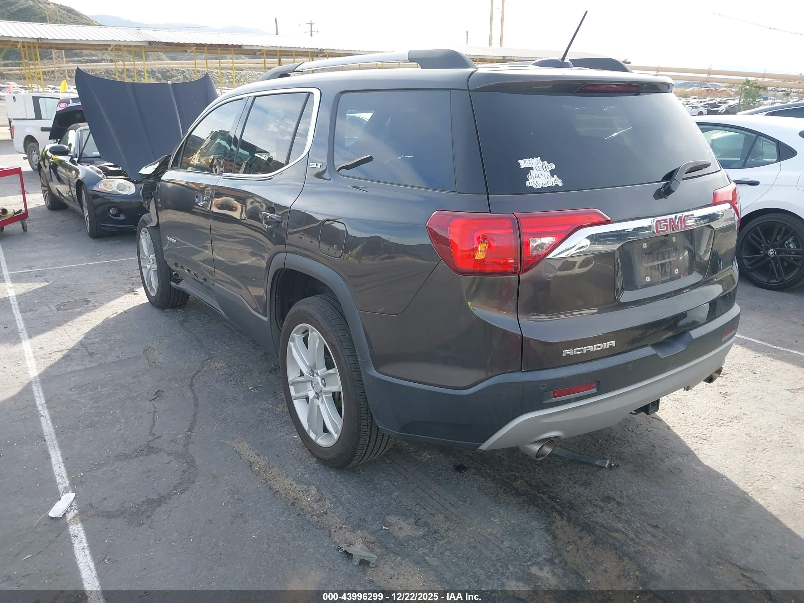 GMC ACADIA image 3