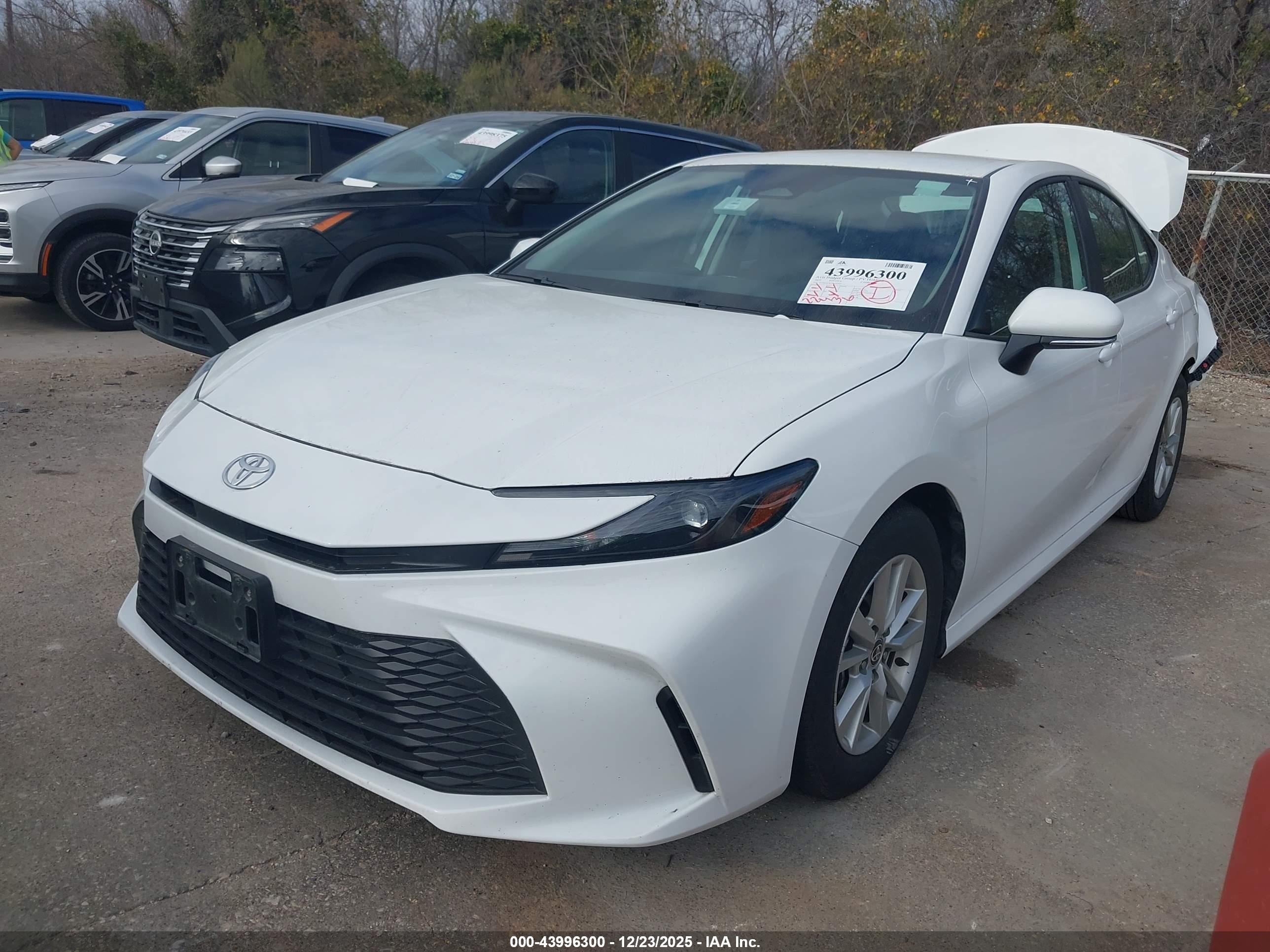 TOYOTA CAMRY image 2