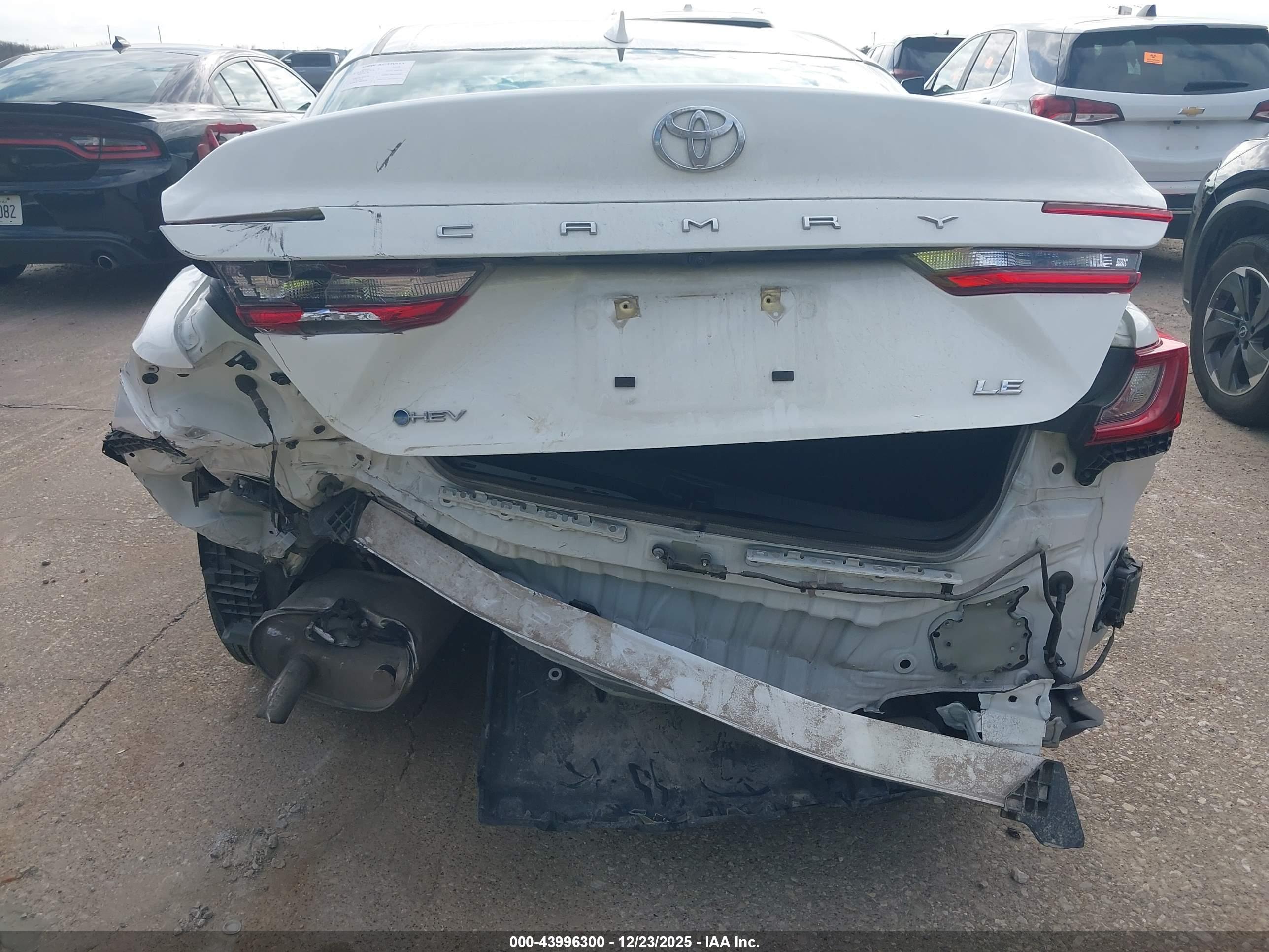 TOYOTA CAMRY image 6