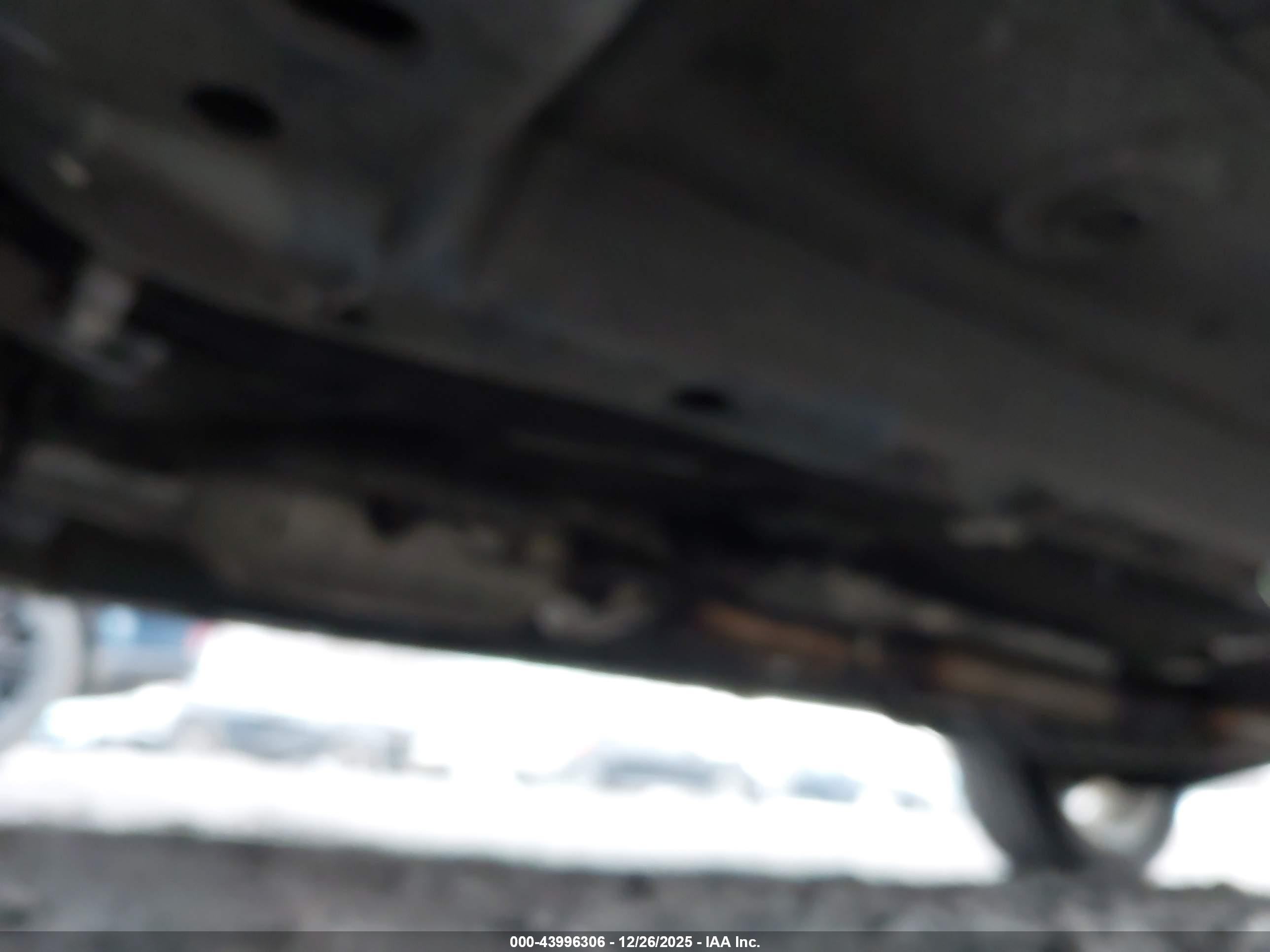 MITSUBISHI OUTLANDER image 6