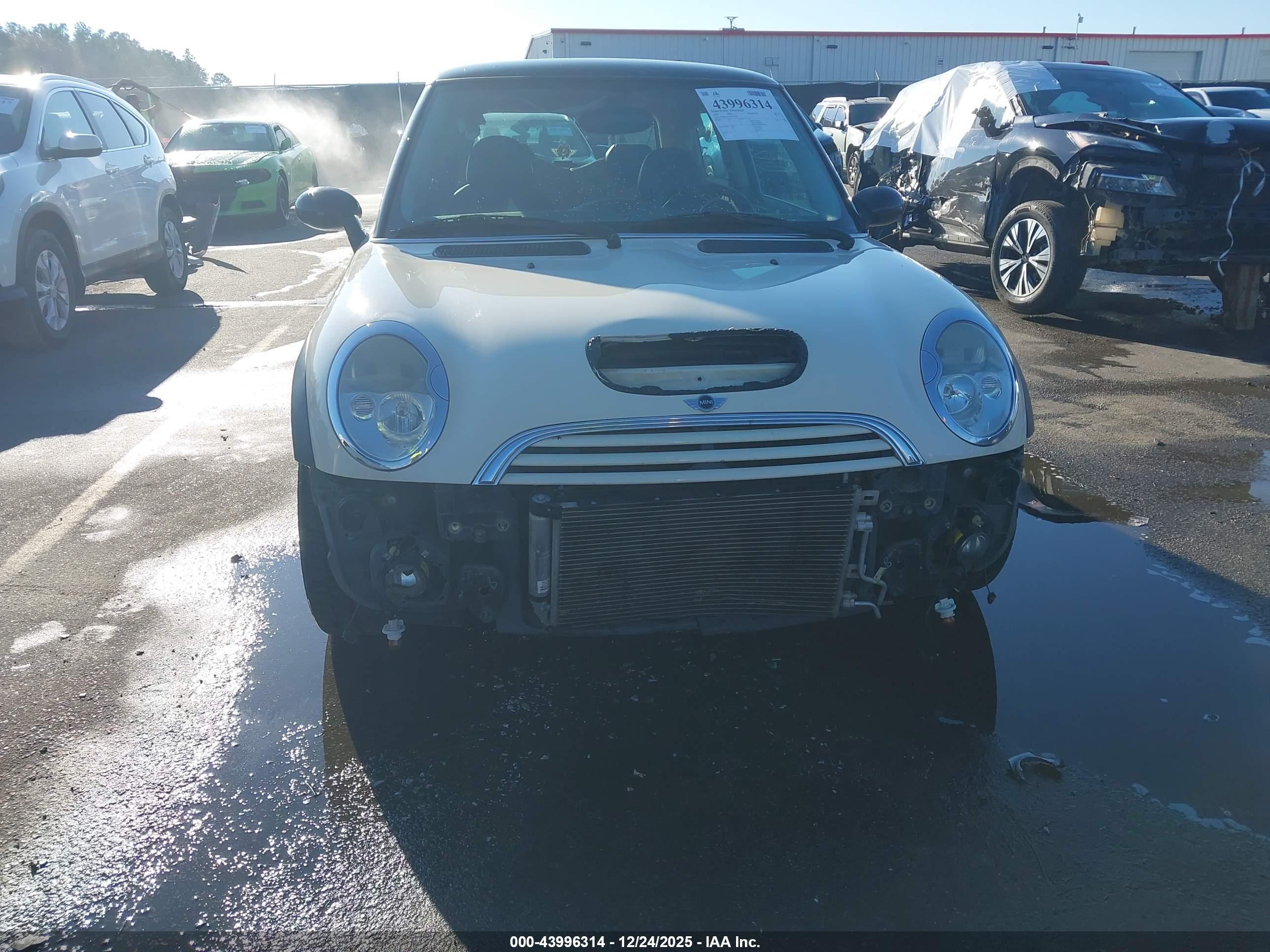 MINI COOPER image 6