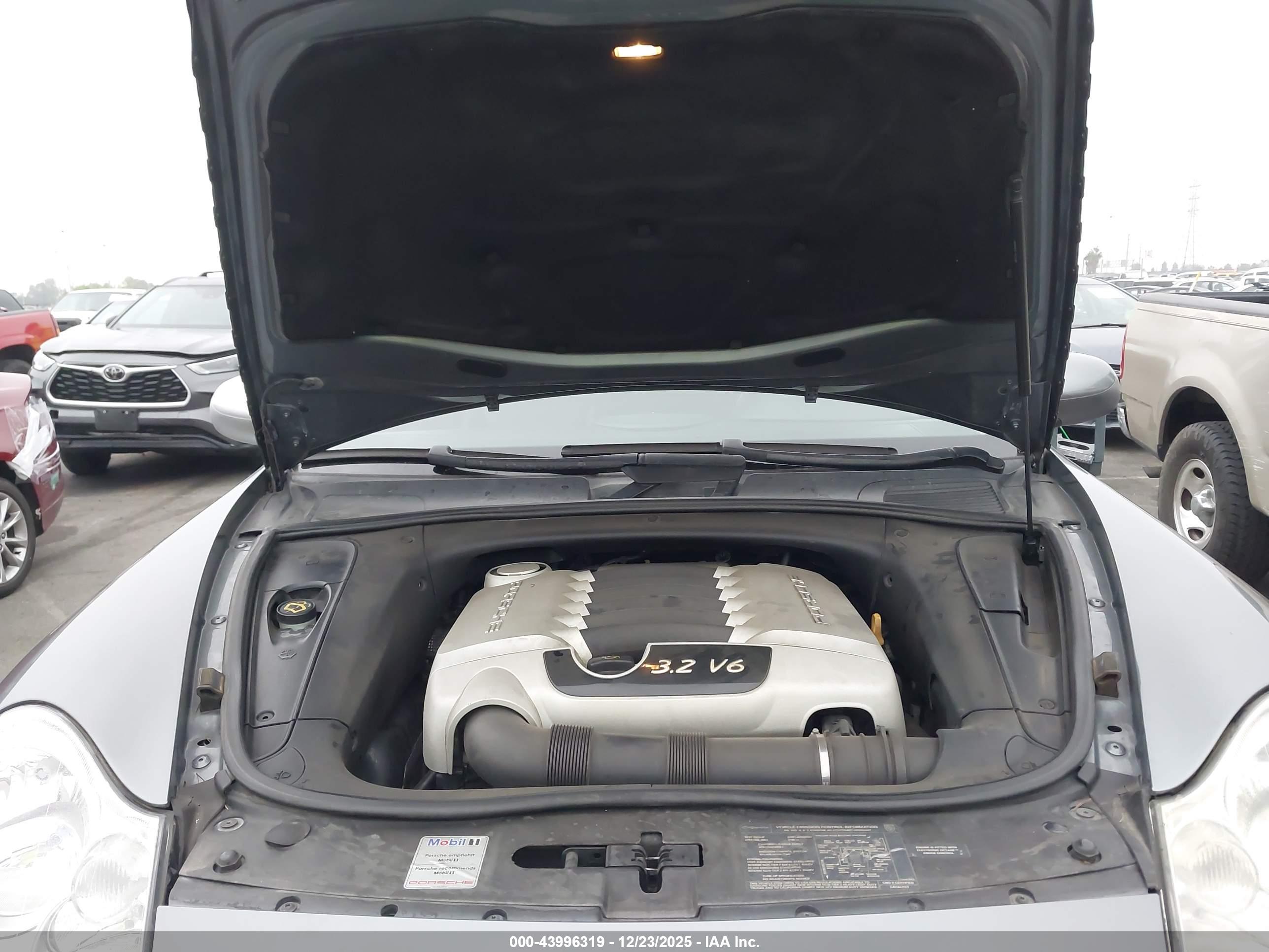 PORSCHE CAYENNE image 10