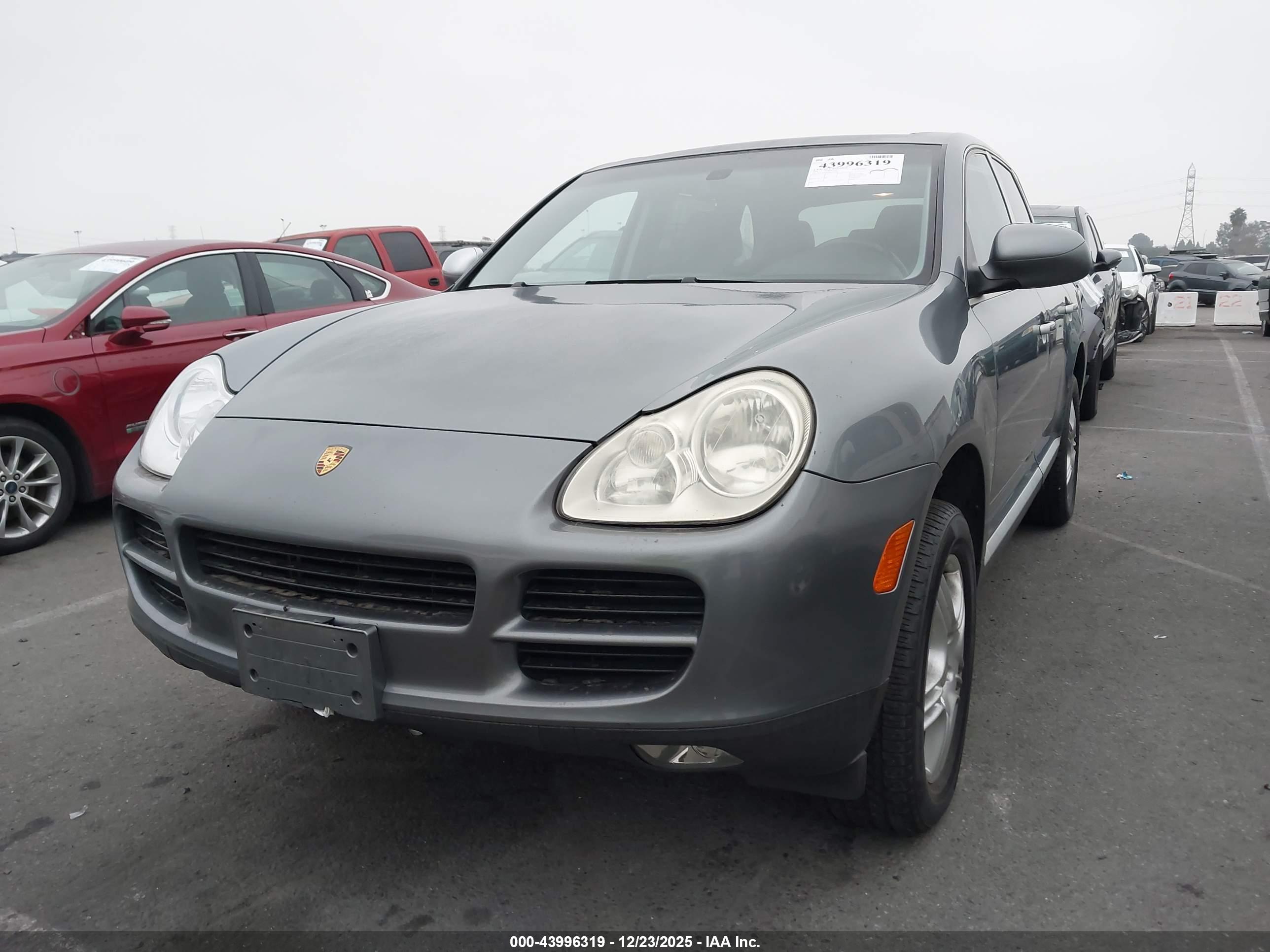 PORSCHE CAYENNE image 2
