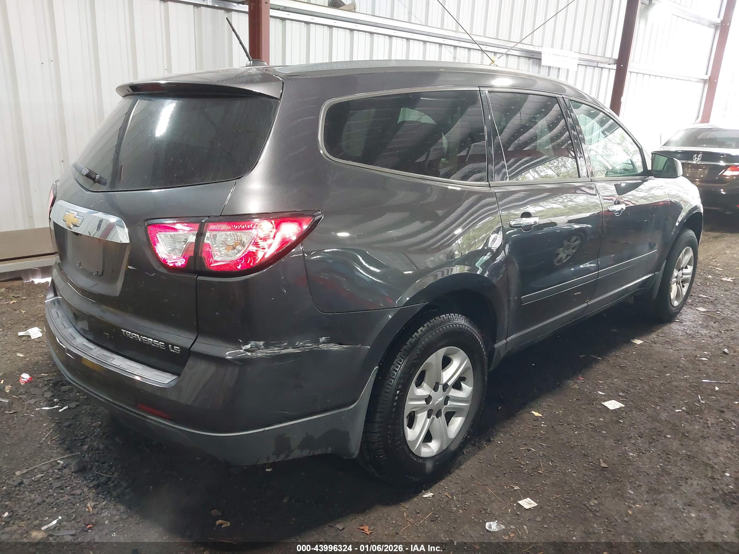CHEVROLET TRAVERSE image 4