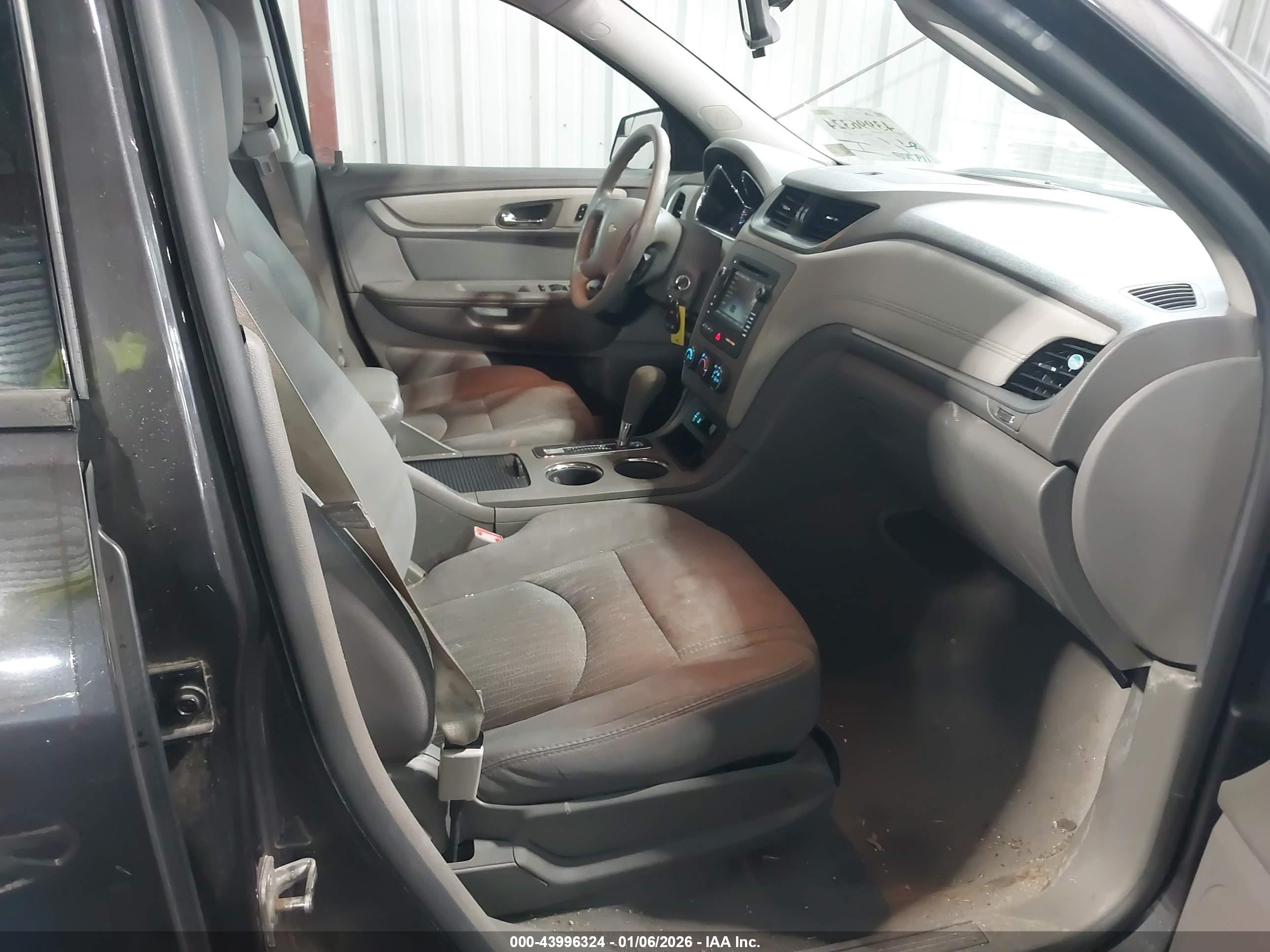 CHEVROLET TRAVERSE image 5