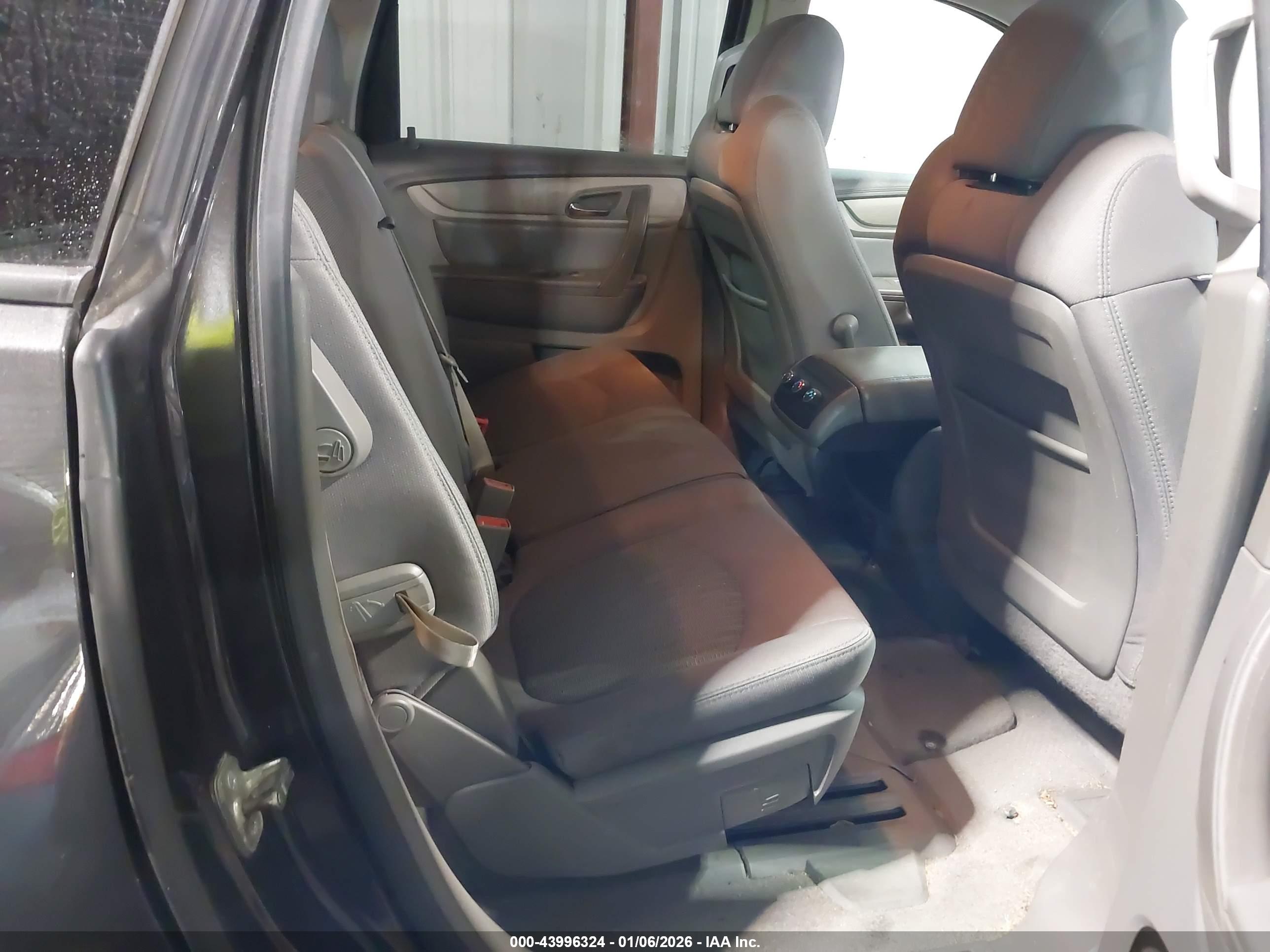 CHEVROLET TRAVERSE image 8