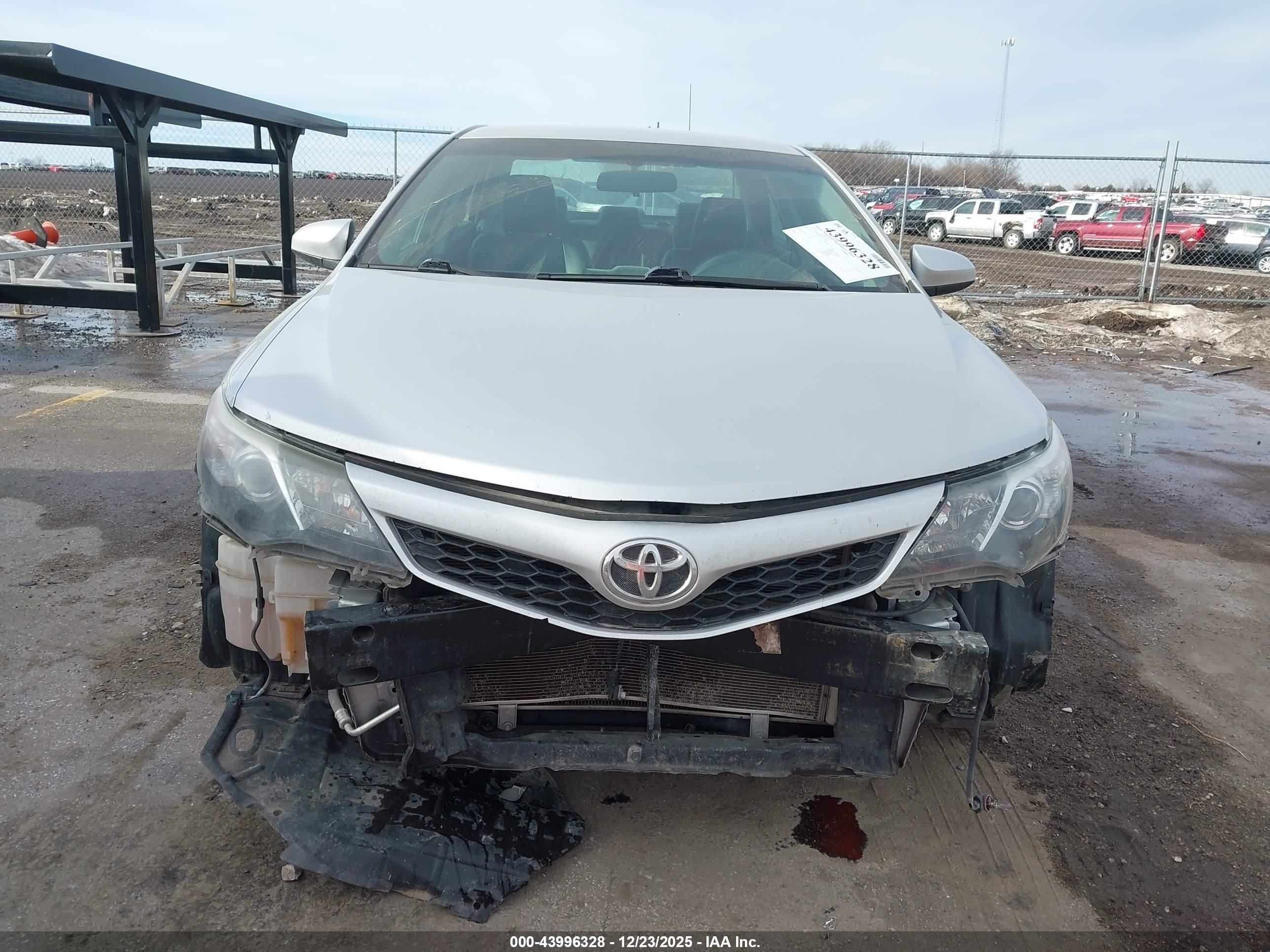TOYOTA CAMRY image 6