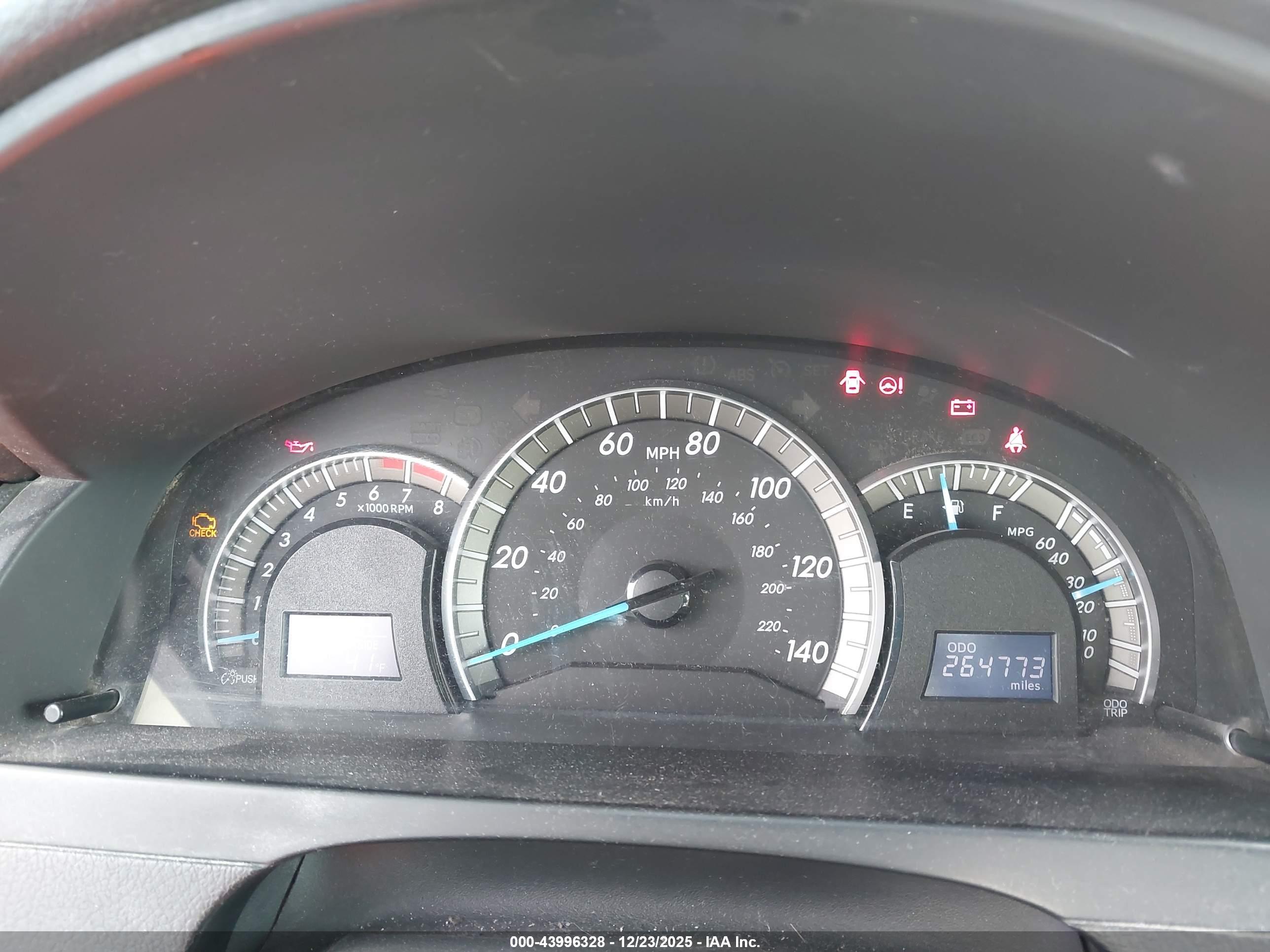 TOYOTA CAMRY image 7