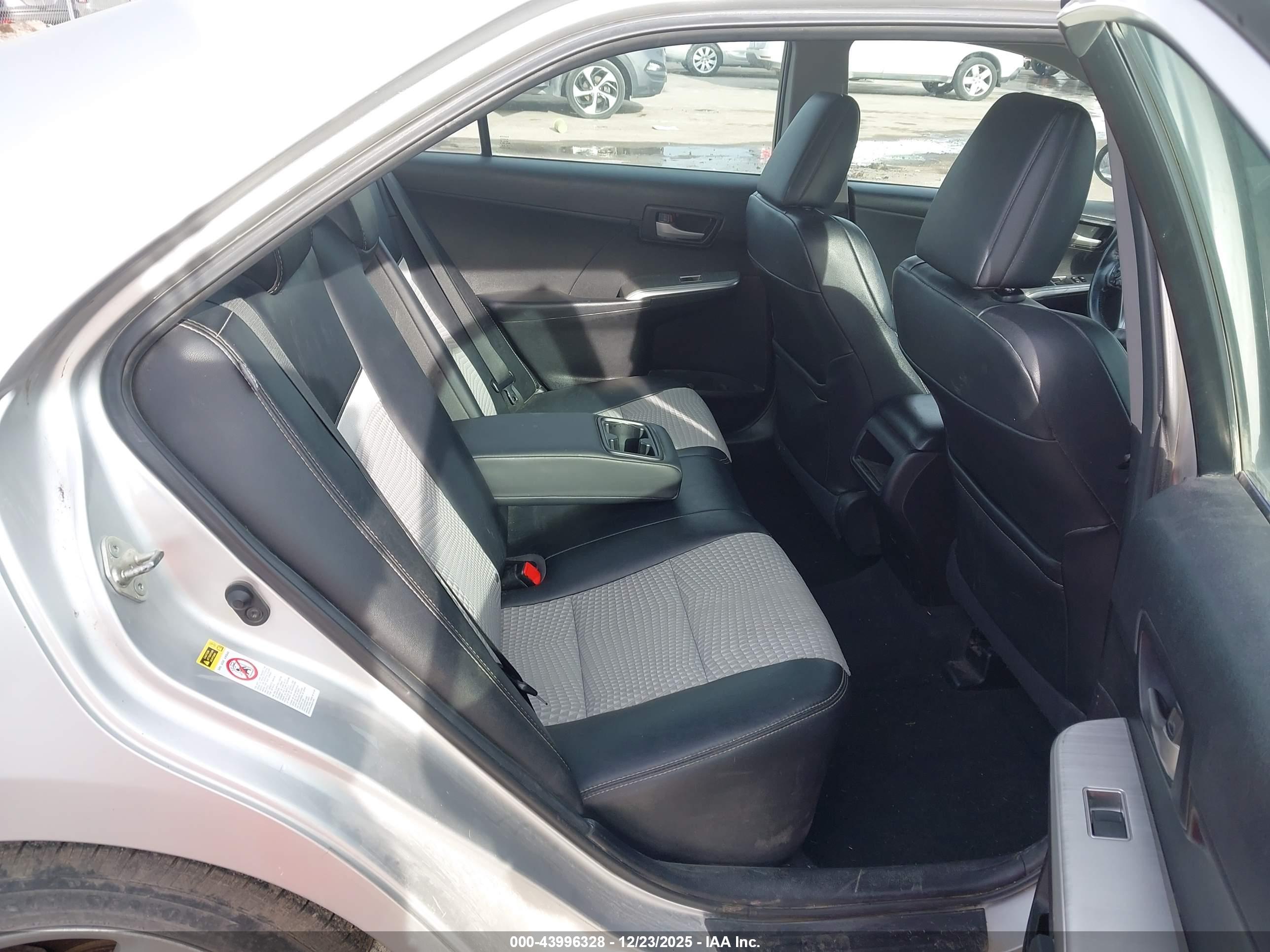 TOYOTA CAMRY image 8
