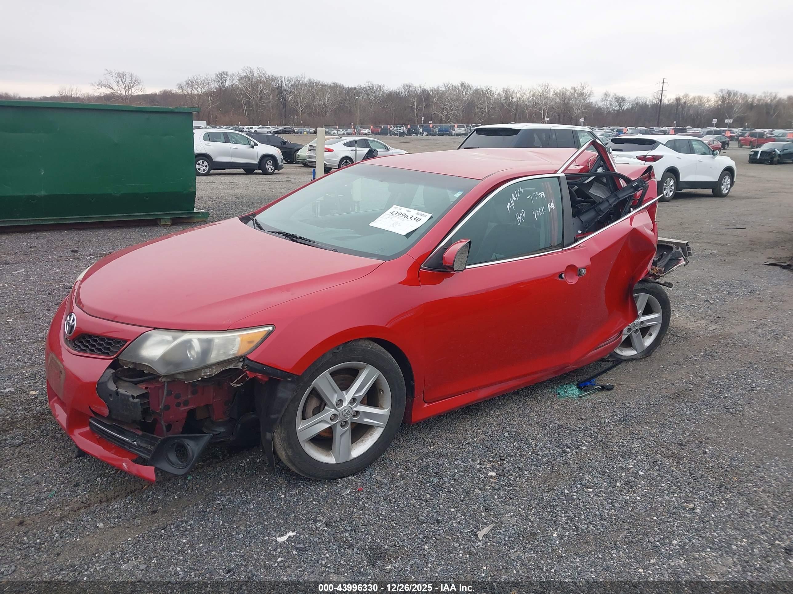 TOYOTA CAMRY image 2