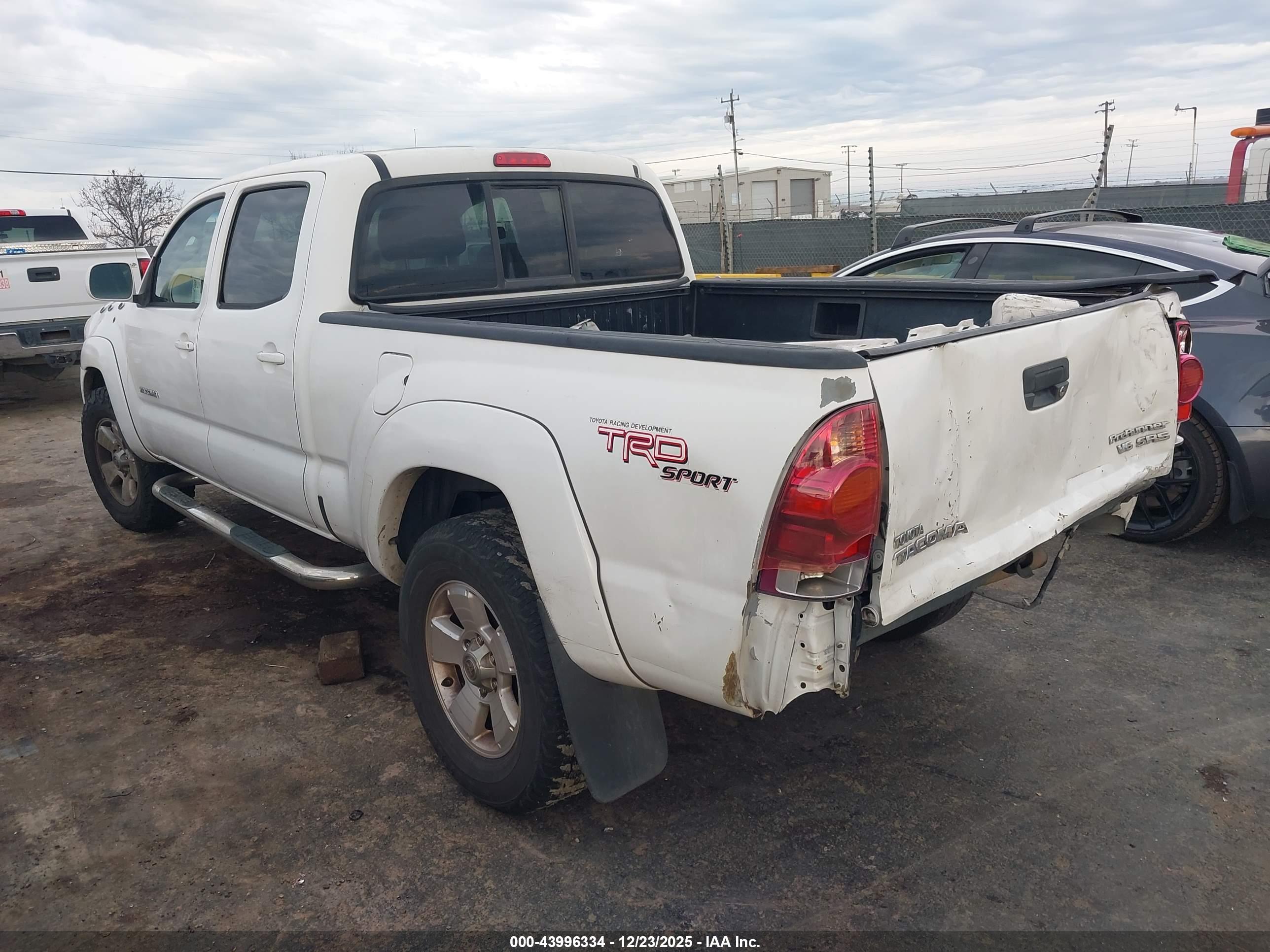TOYOTA TACOMA image 3