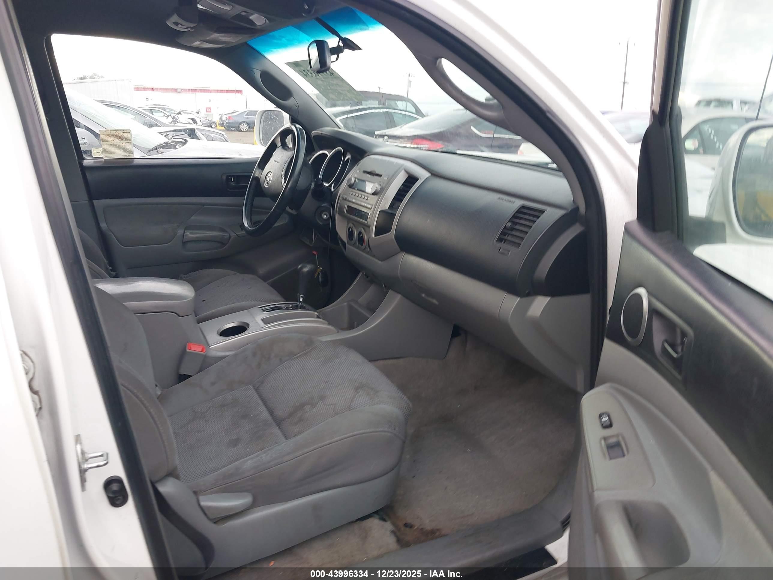 TOYOTA TACOMA image 5