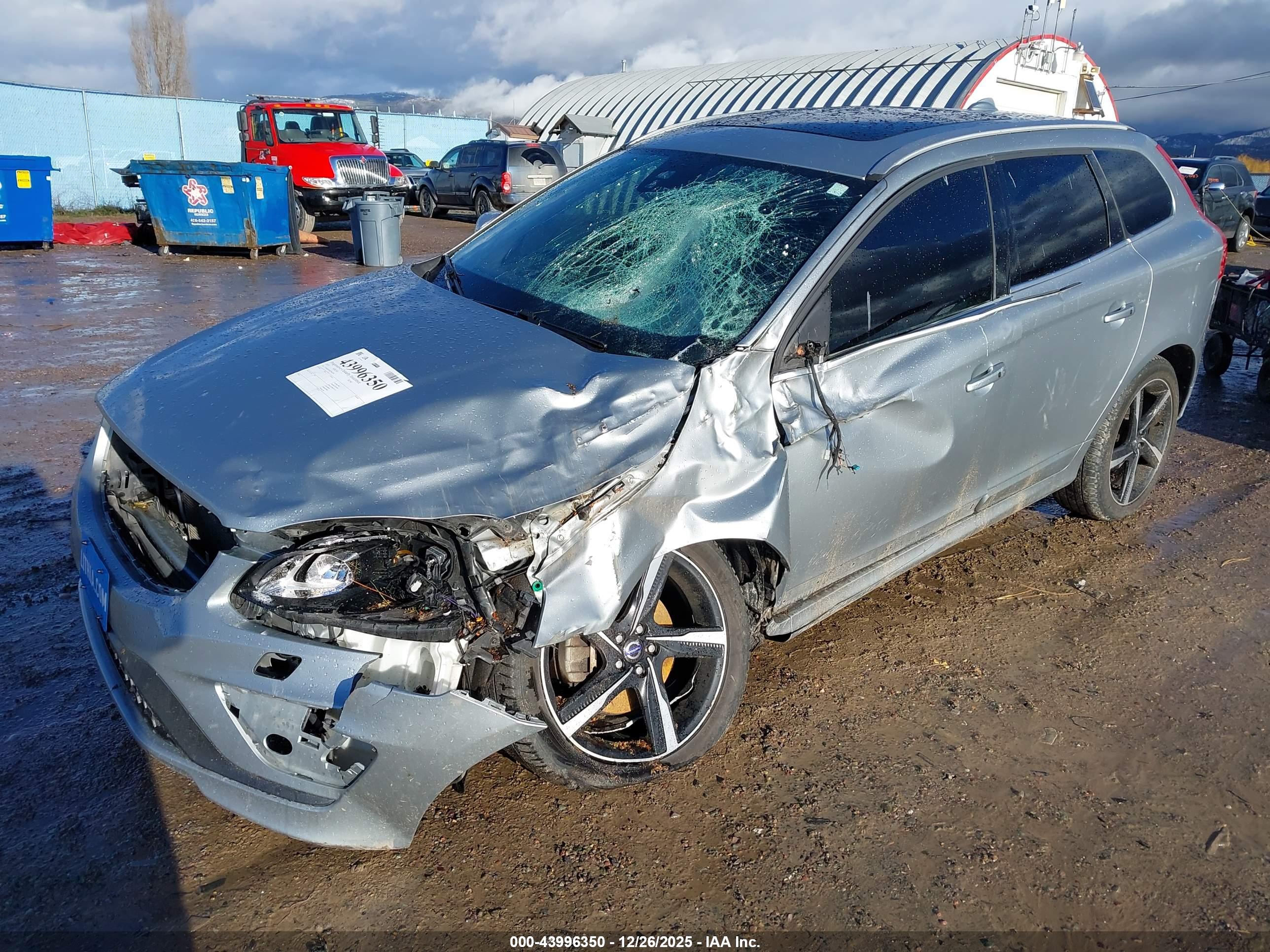 VOLVO XC60 image 2
