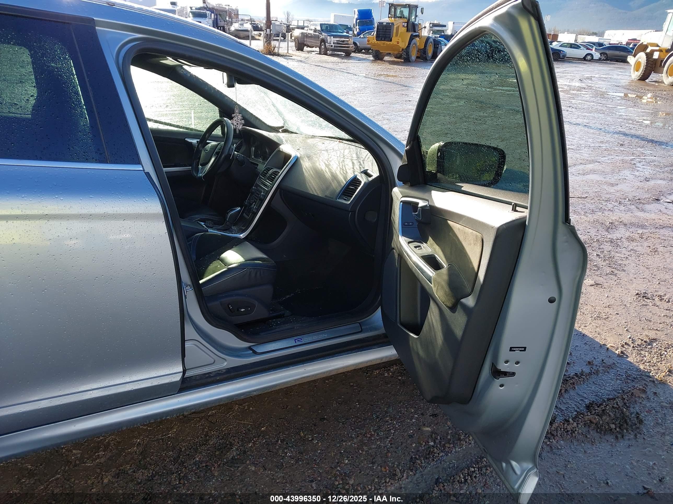 VOLVO XC60 image 5