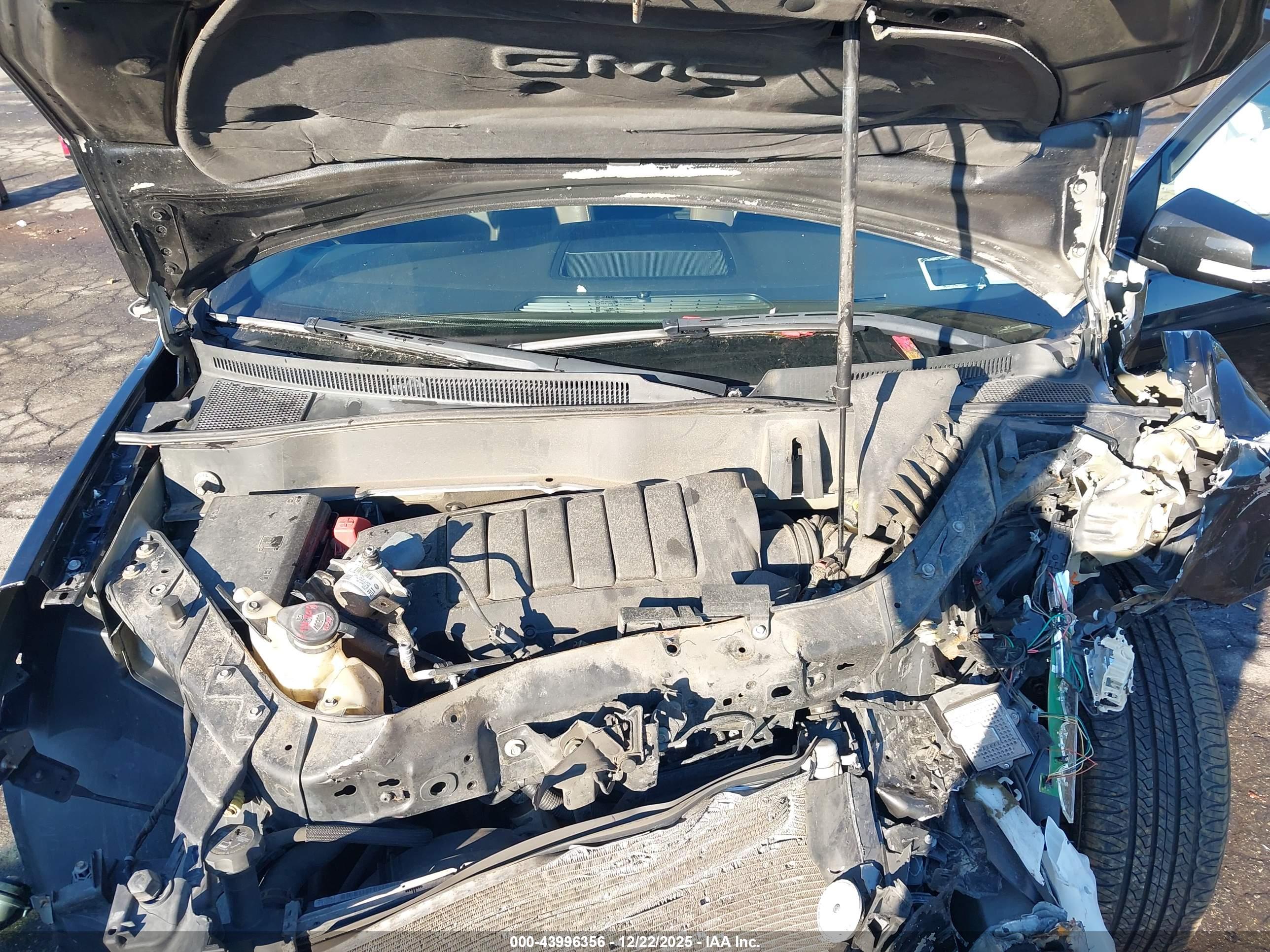 GMC ACADIA image 10