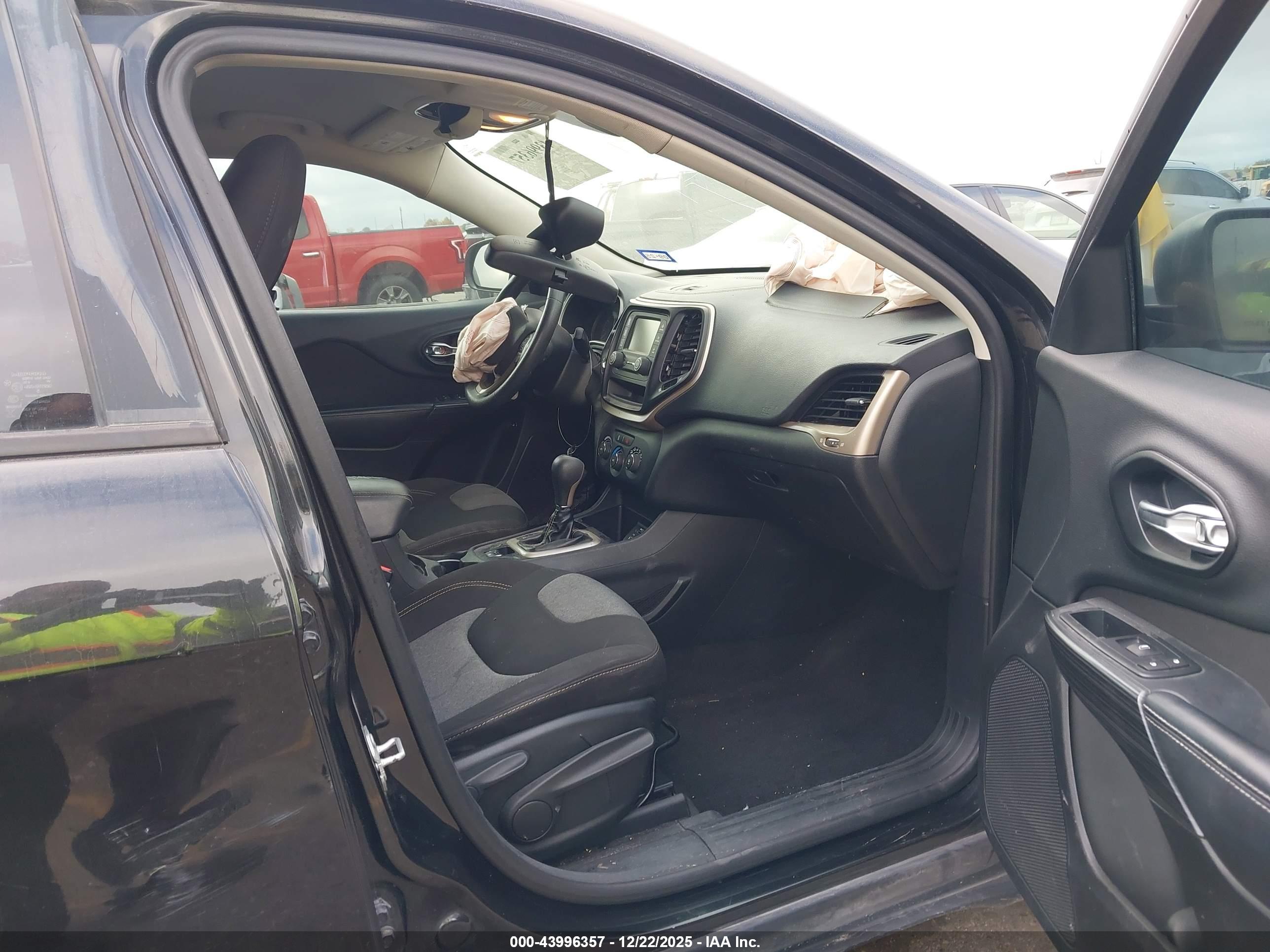 JEEP CHEROKEE image 5