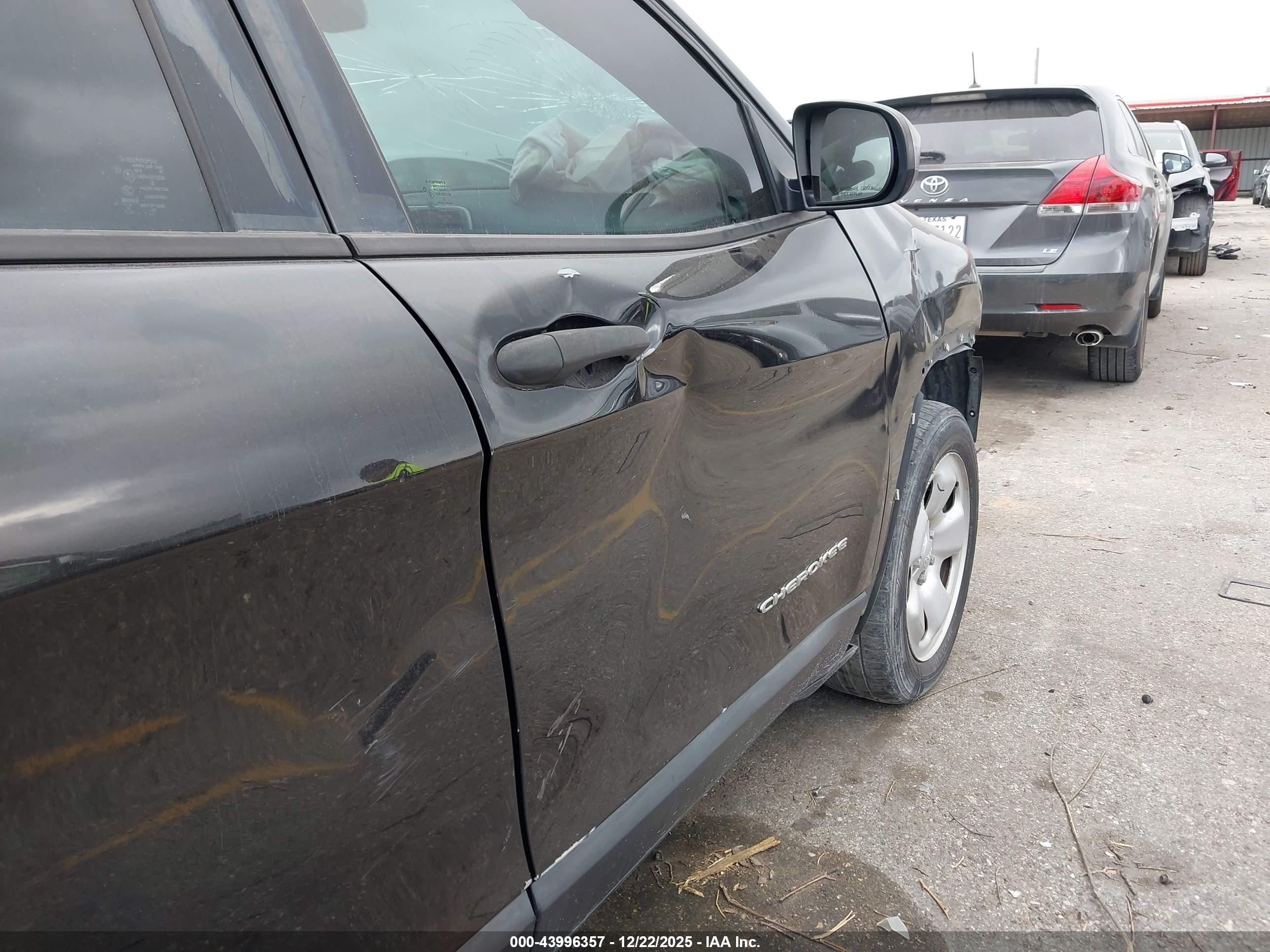 JEEP CHEROKEE image 6