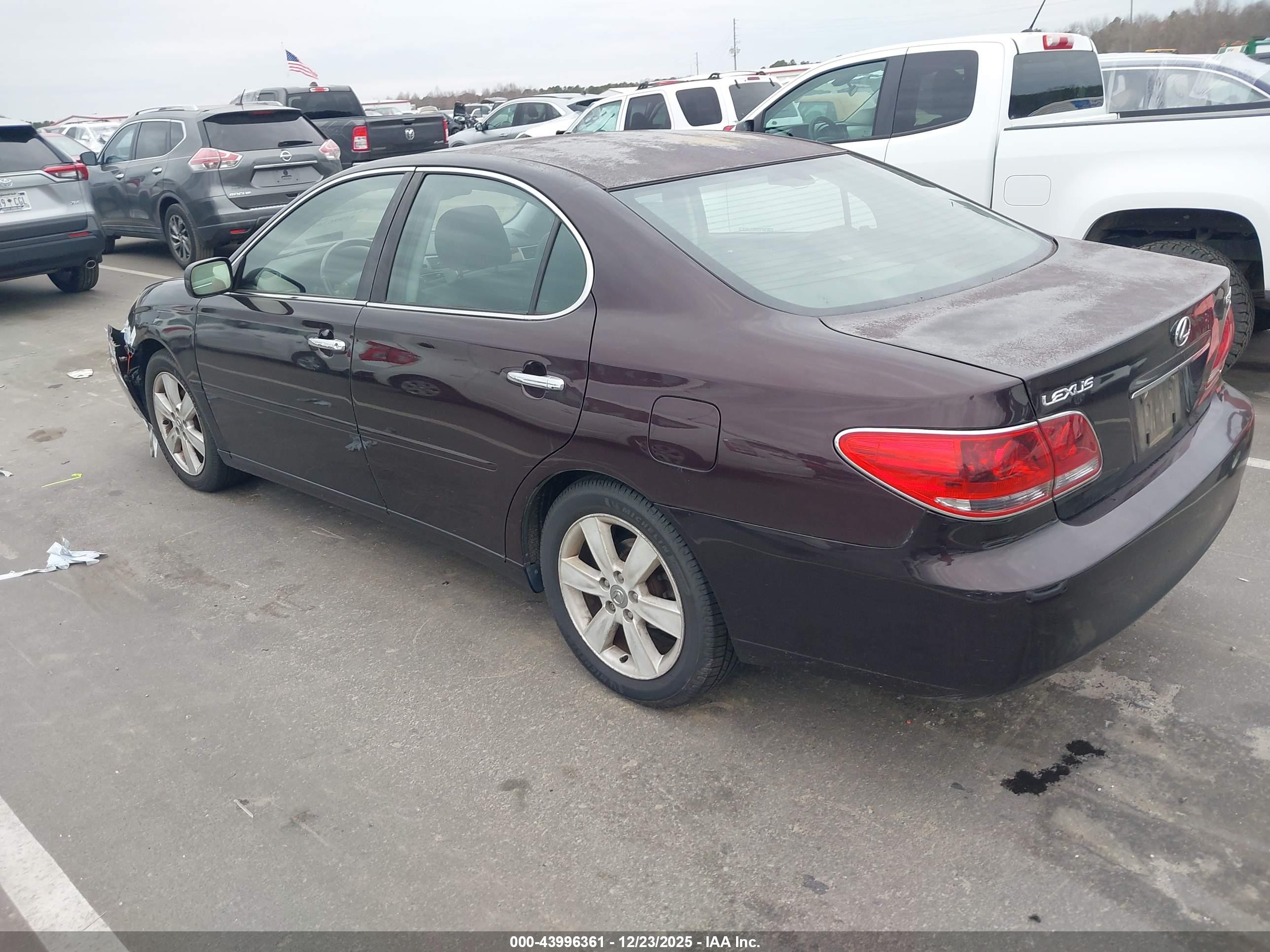 LEXUS ES image 3