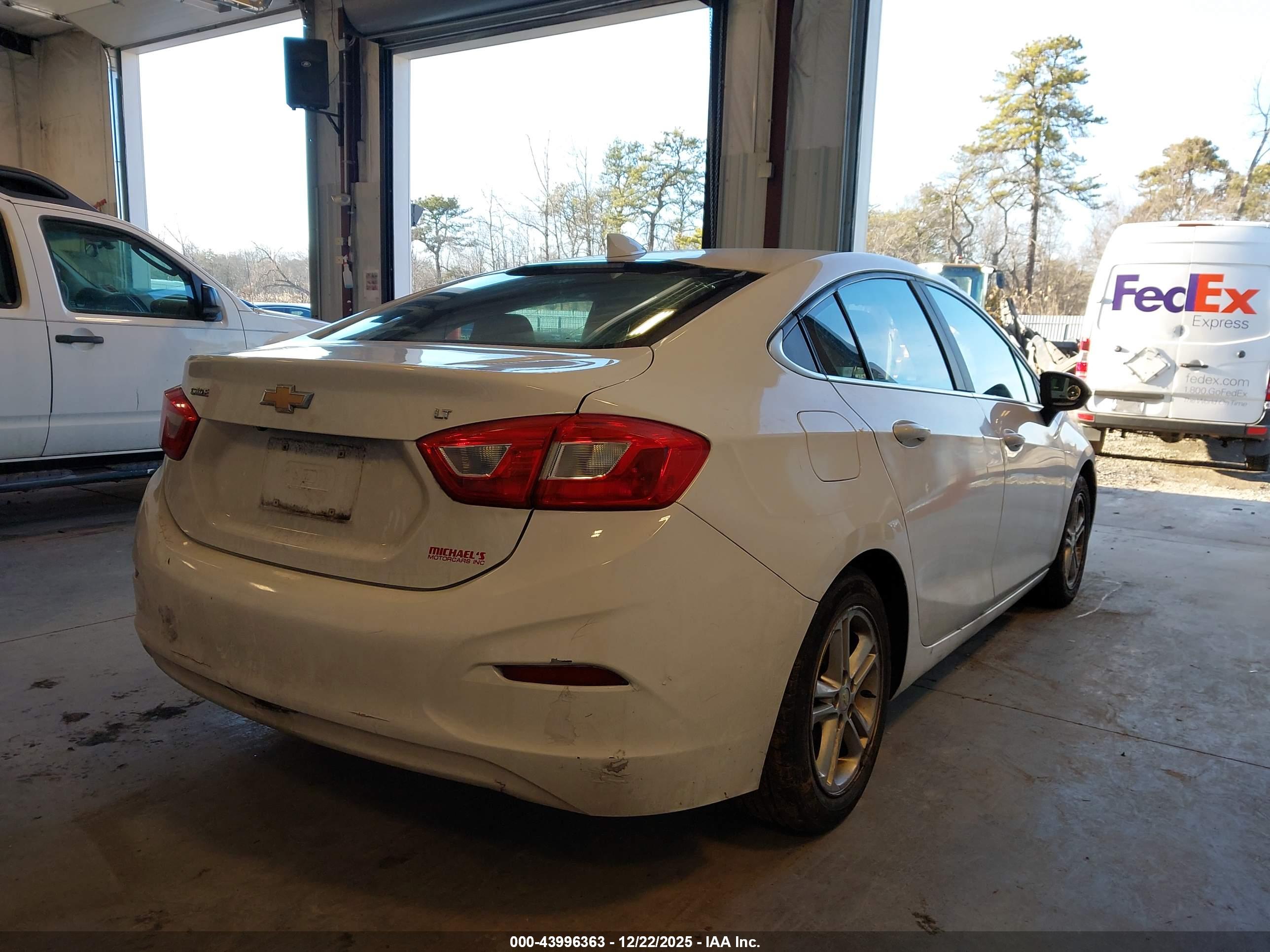 CHEVROLET CRUZE image 4