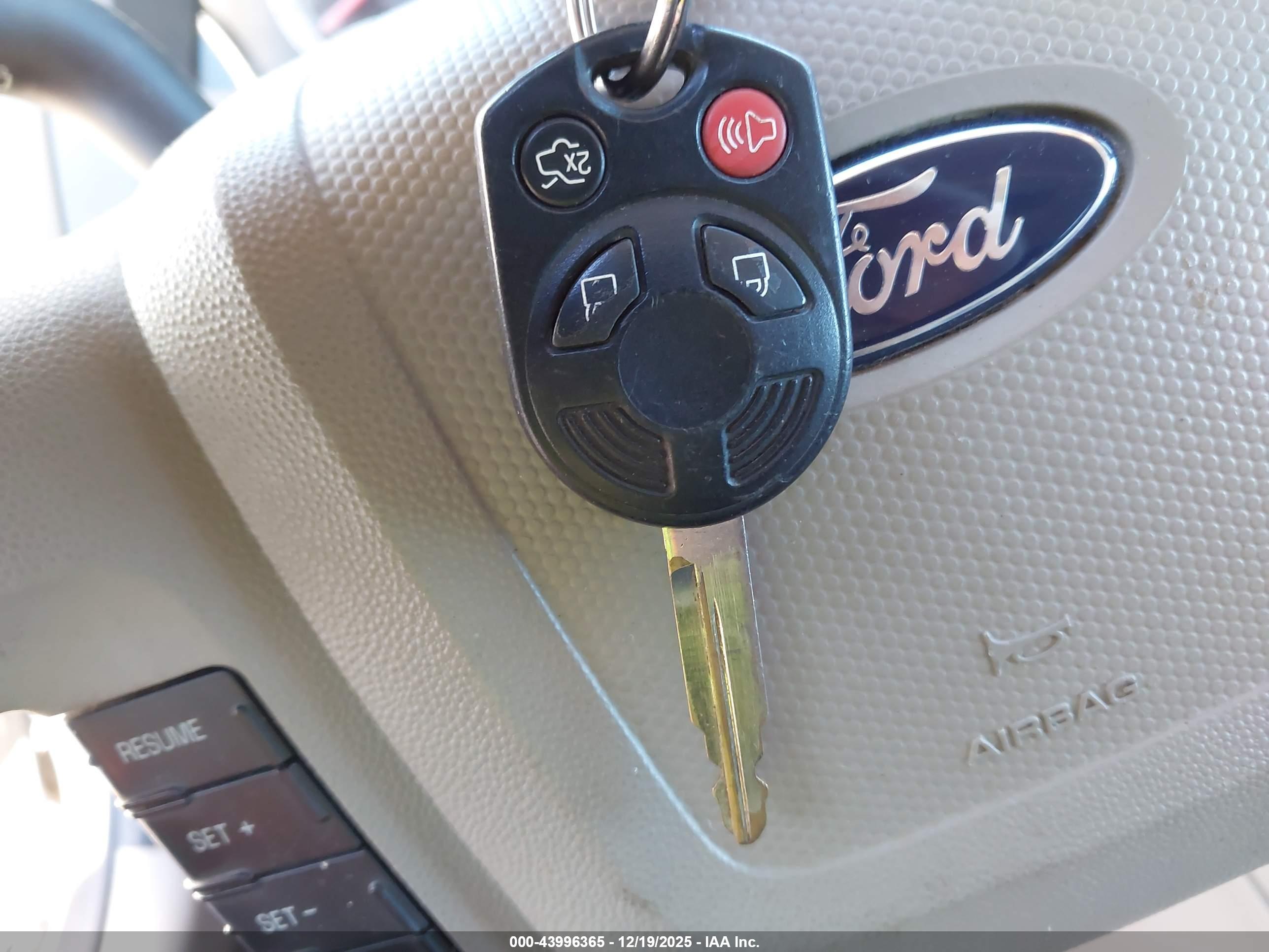 FORD ESCAPE image 11