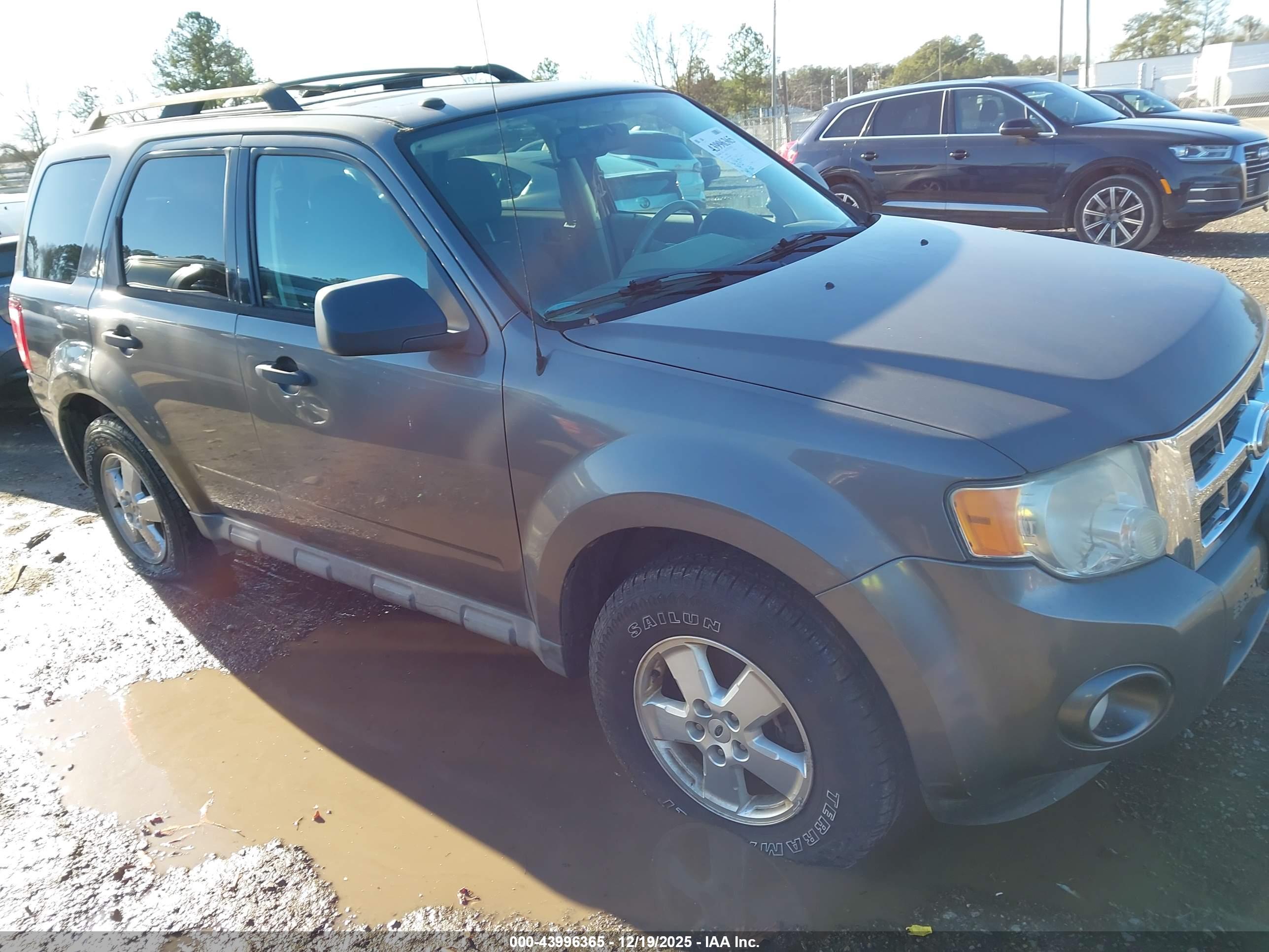 FORD ESCAPE image 6