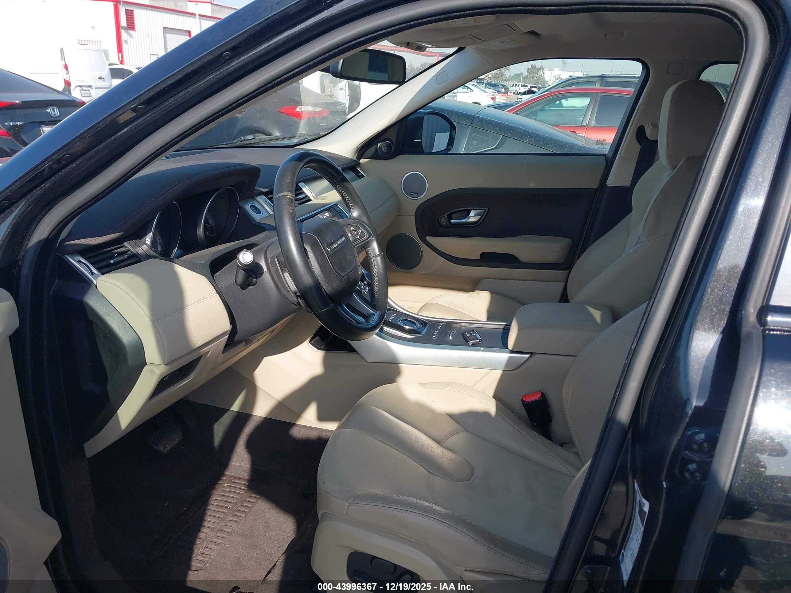 LAND ROVER image 5