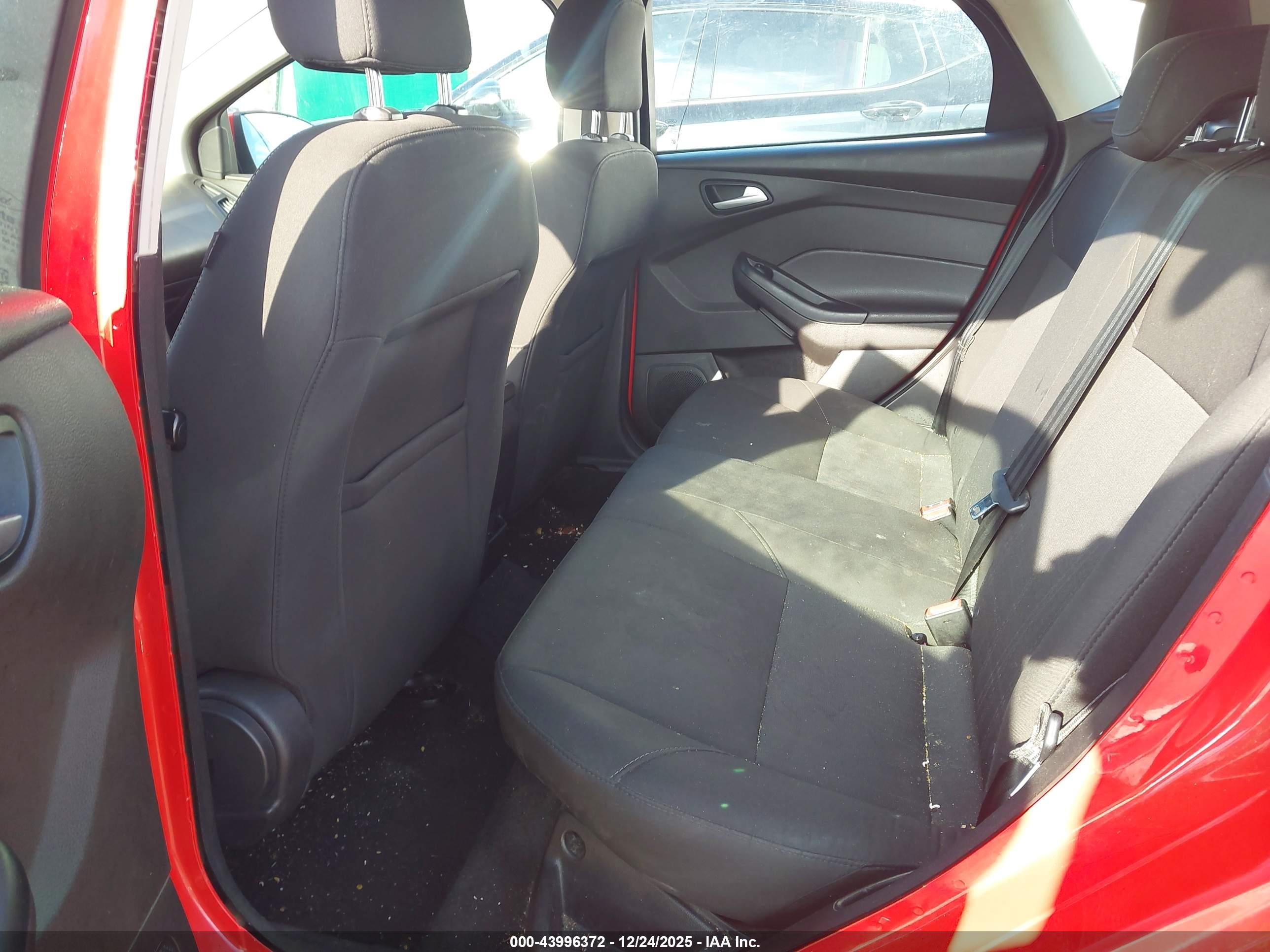 FORD FOCUS image 8