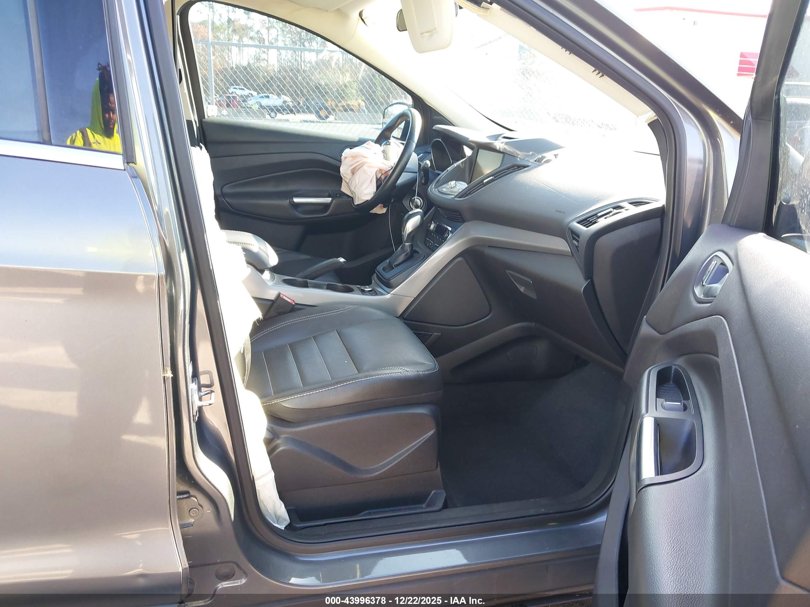 FORD ESCAPE image 5