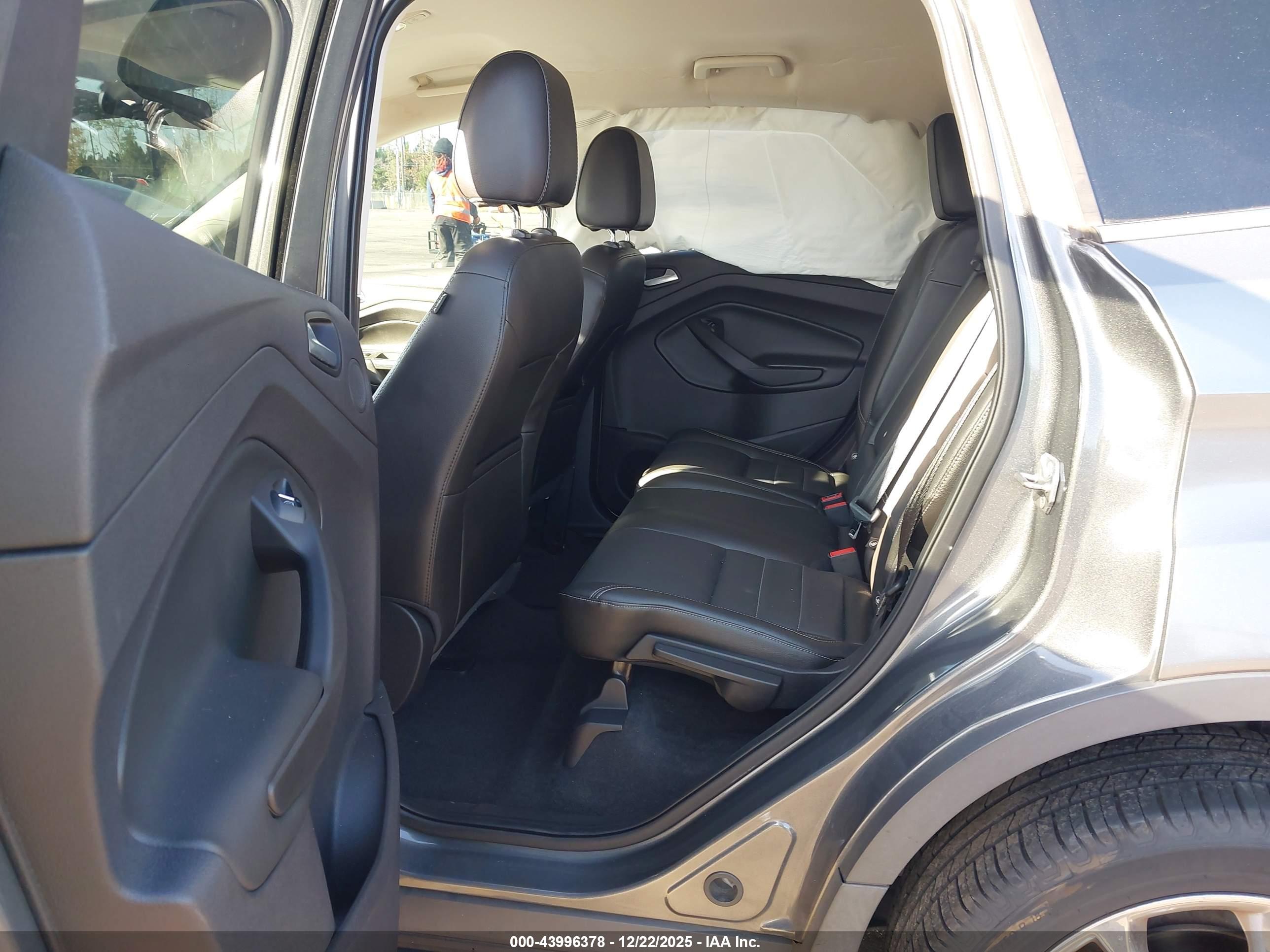 FORD ESCAPE image 8