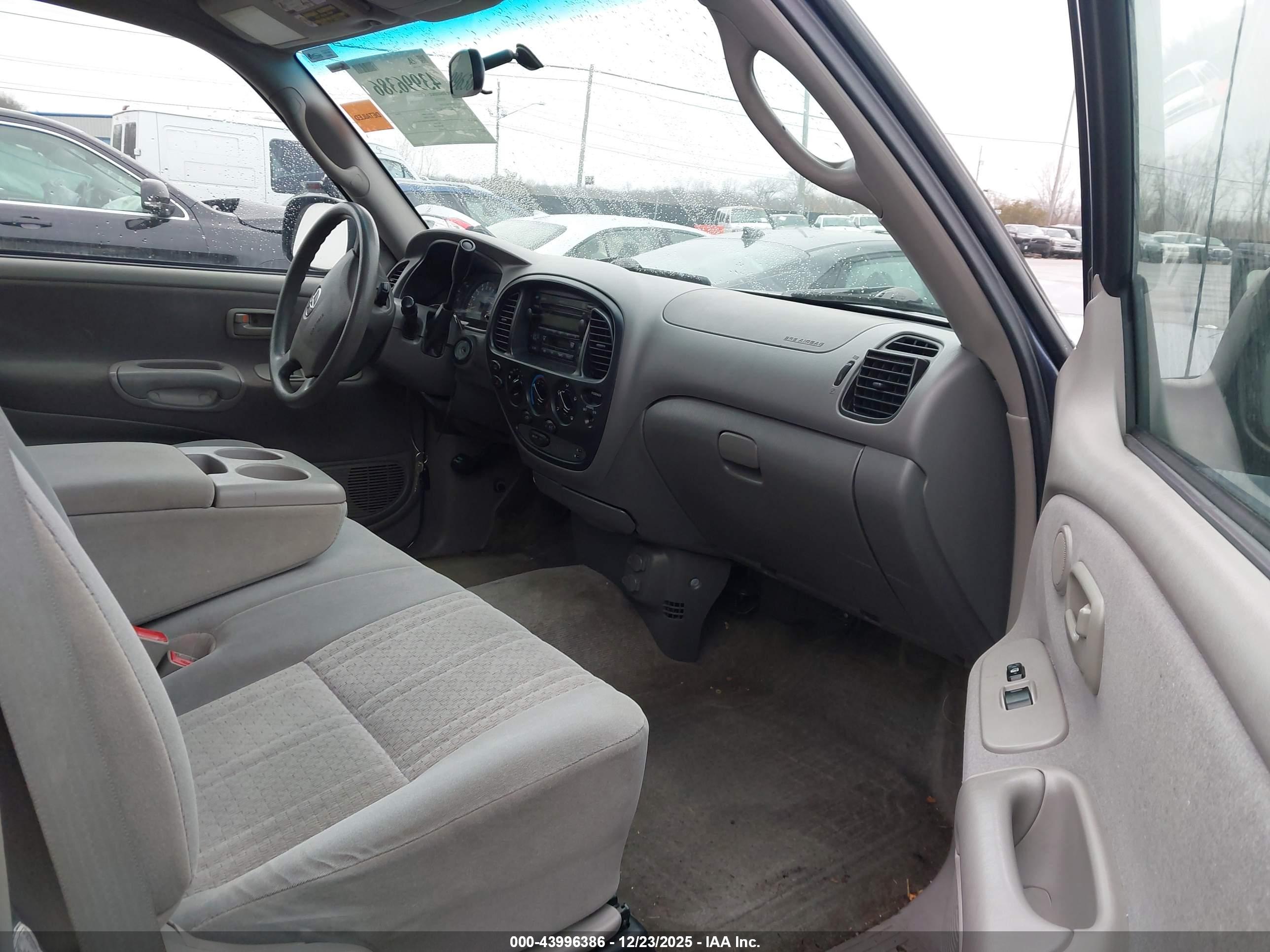TOYOTA TUNDRA image 5
