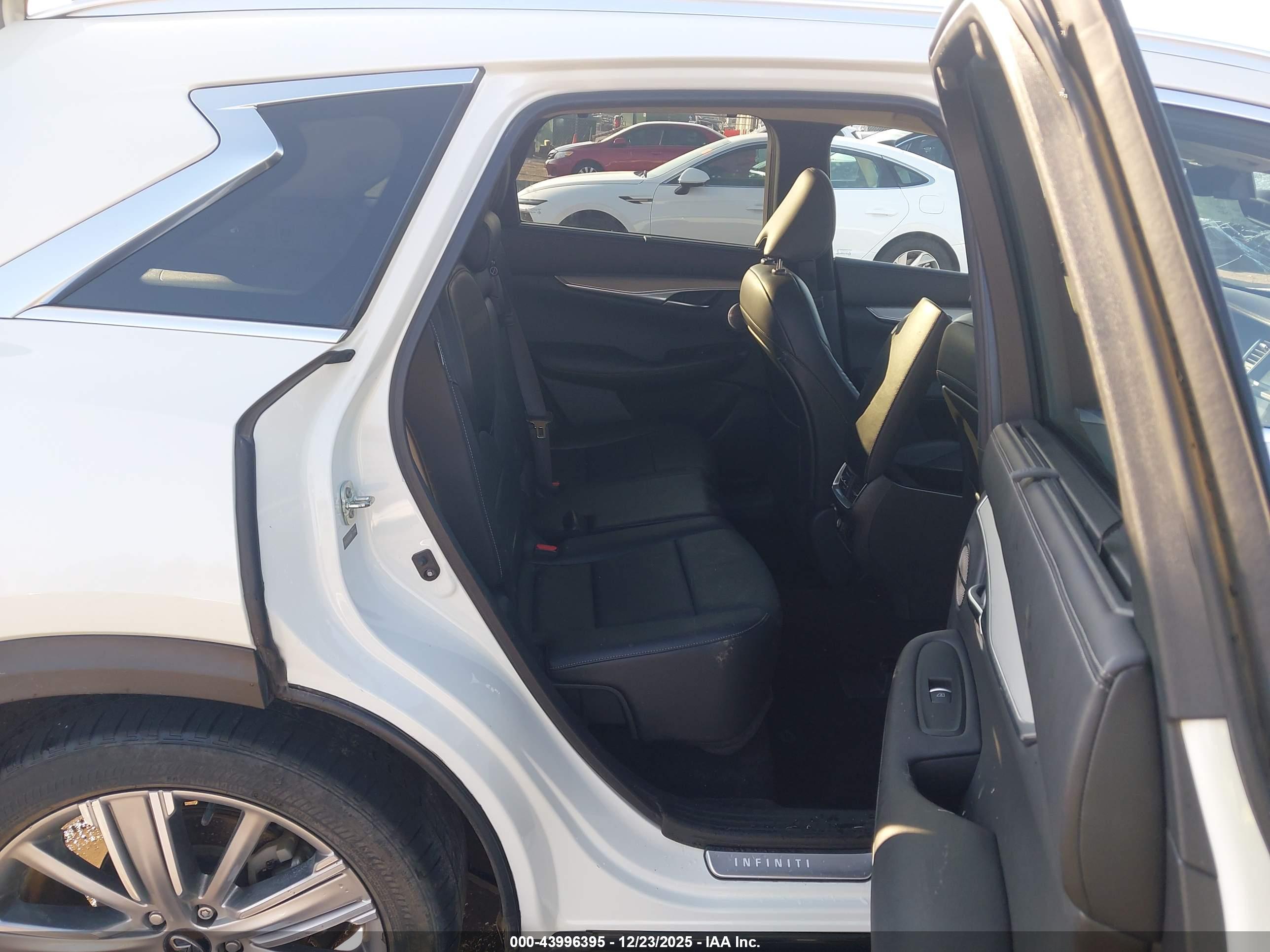 INFINITI QX50 image 8