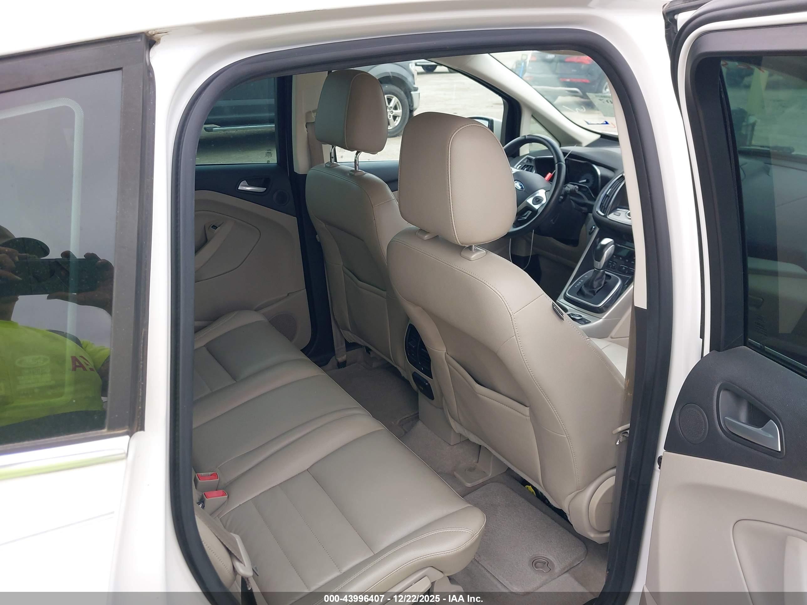 FORD C-MAX image 8