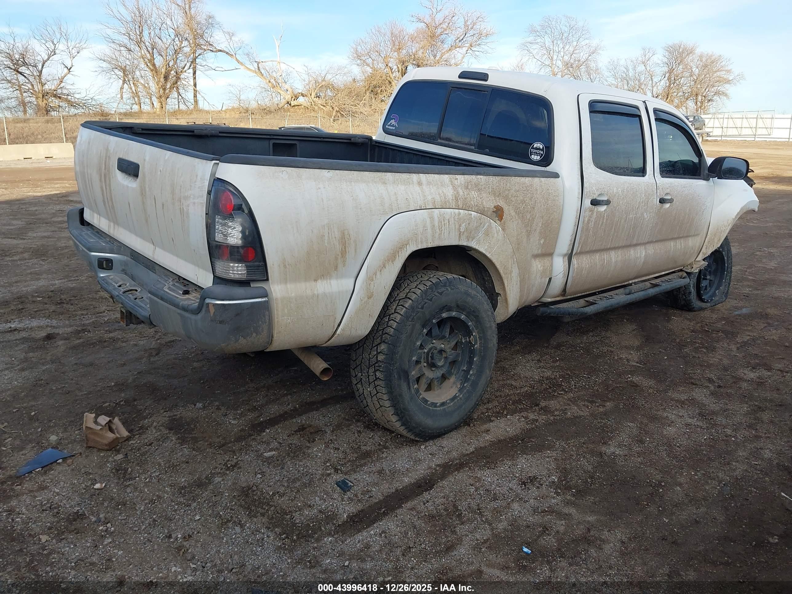 TOYOTA TACOMA image 4