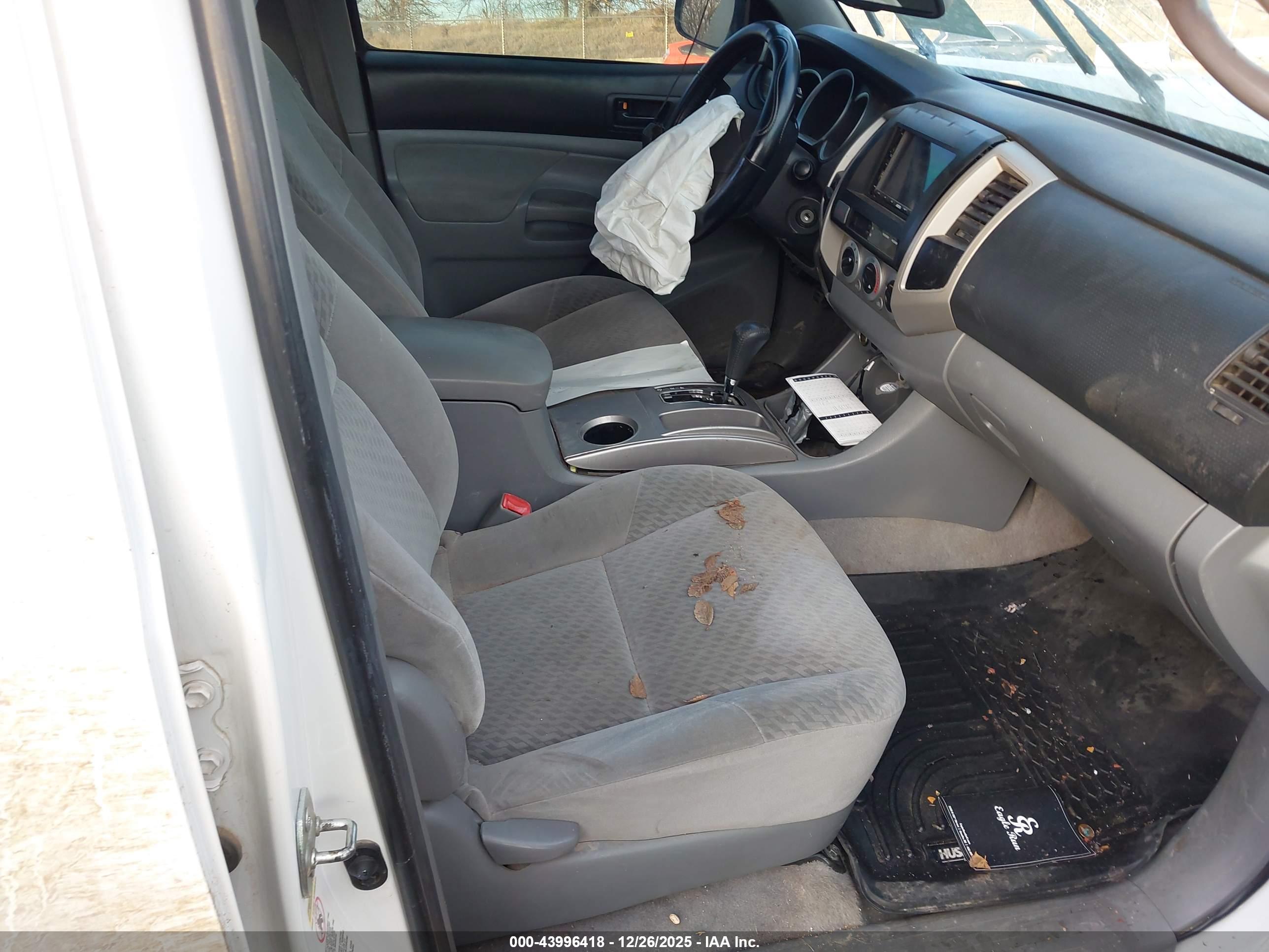 TOYOTA TACOMA image 5
