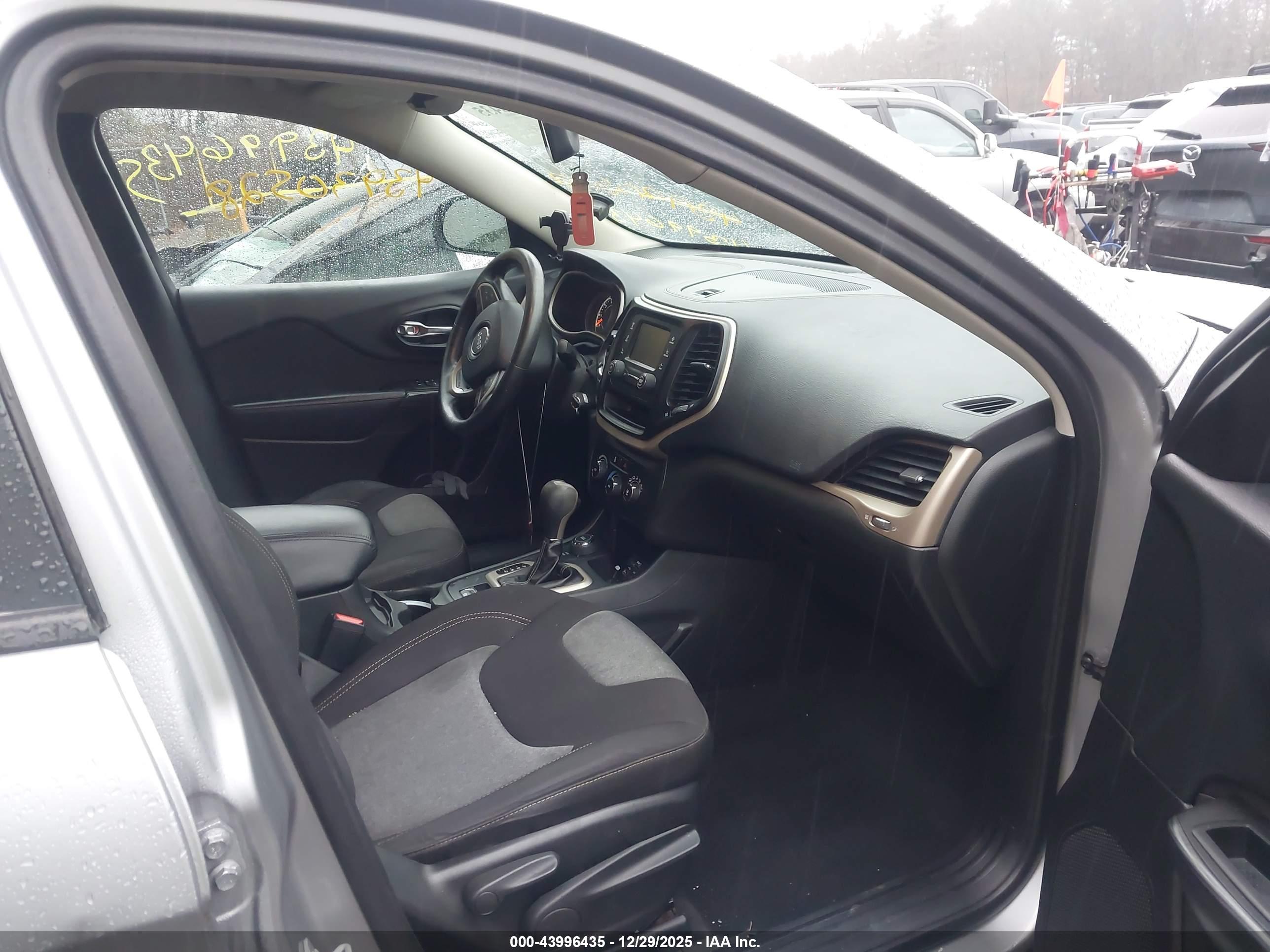 JEEP CHEROKEE image 5