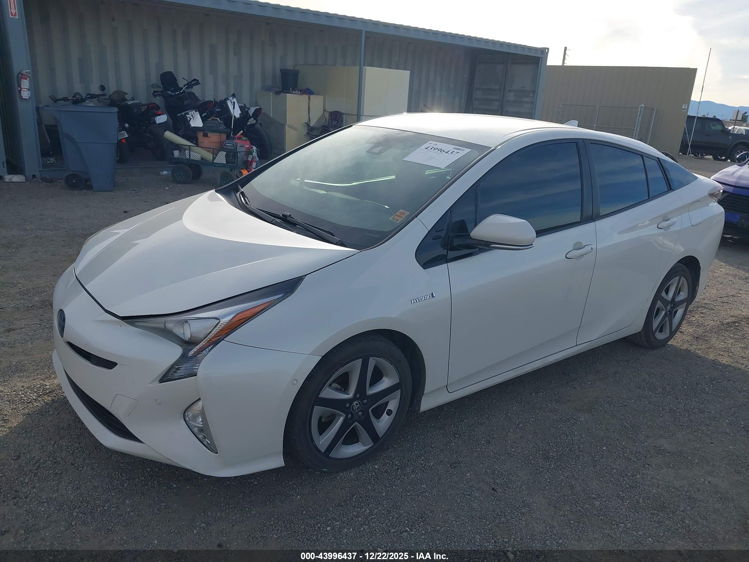 TOYOTA PRIUS image 2