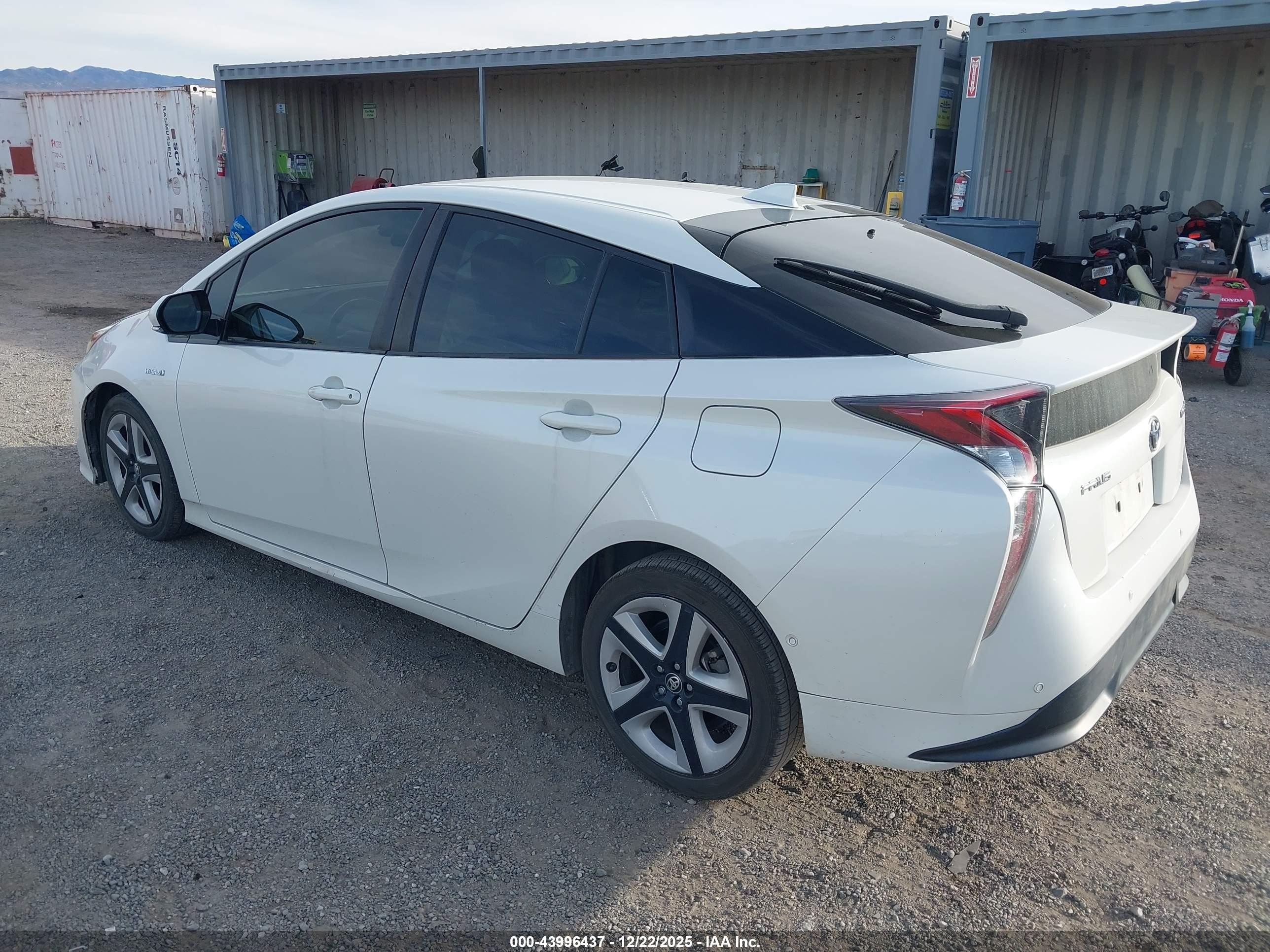 TOYOTA PRIUS image 3