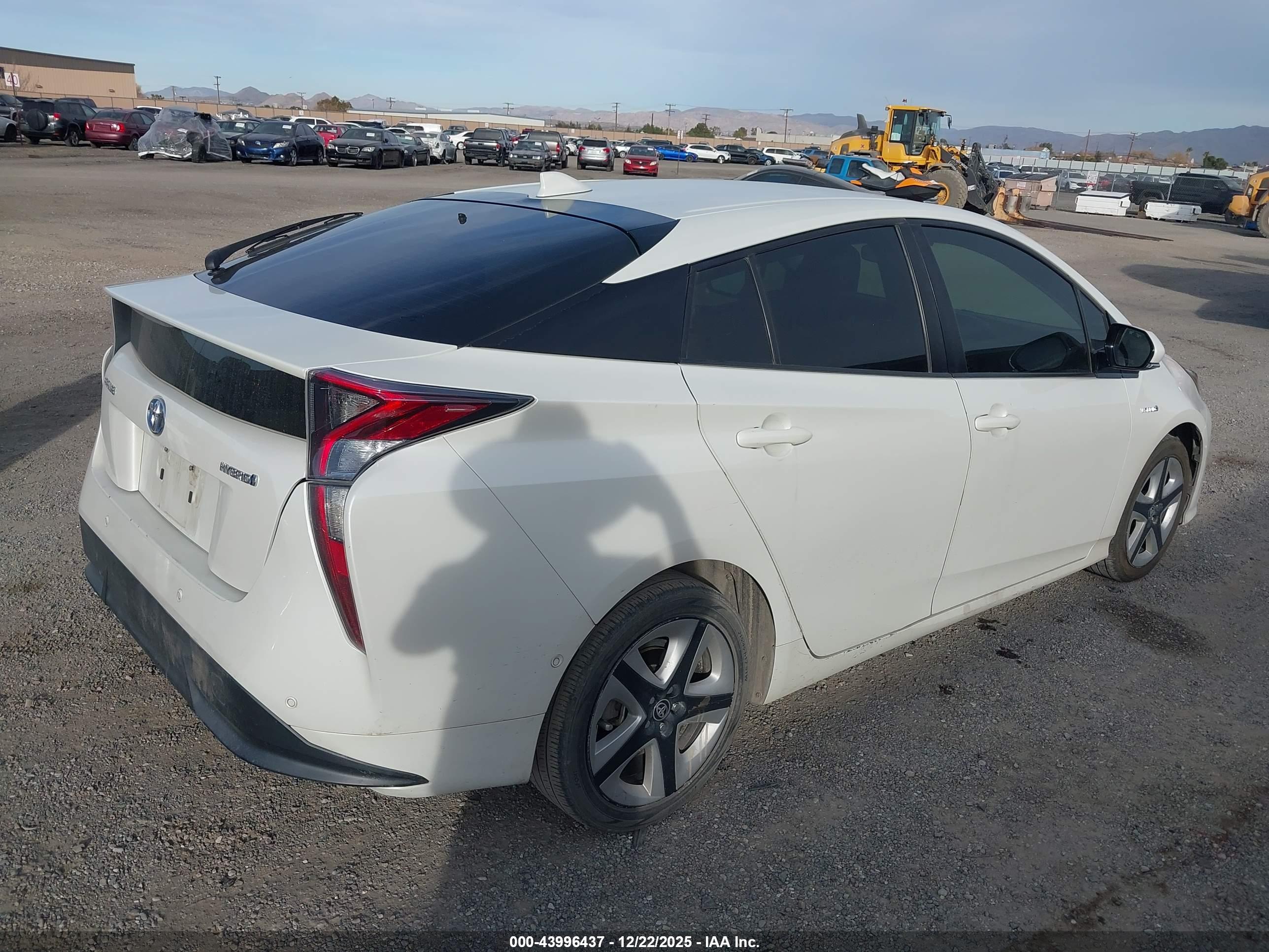 TOYOTA PRIUS image 4
