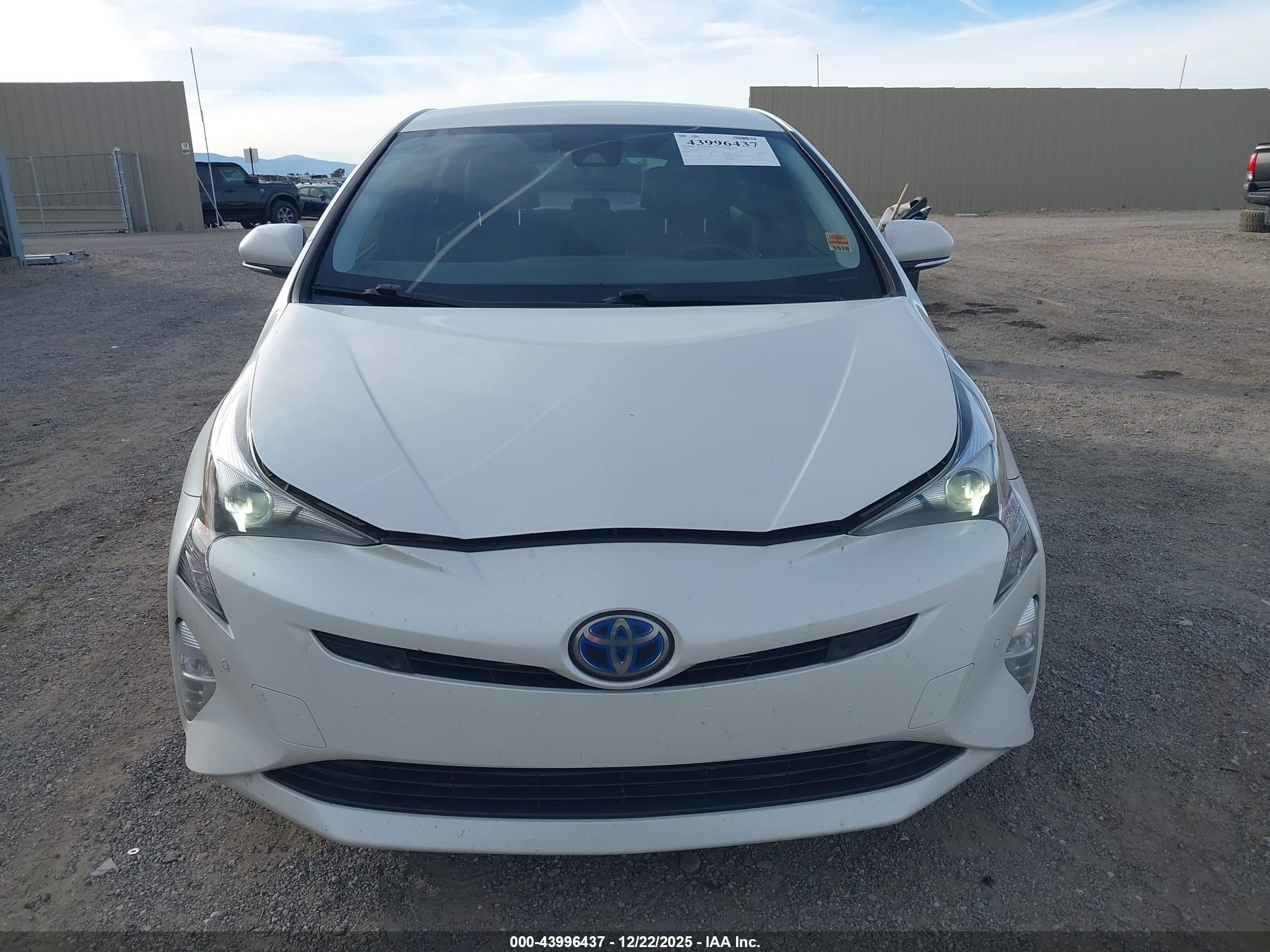 TOYOTA PRIUS image 6
