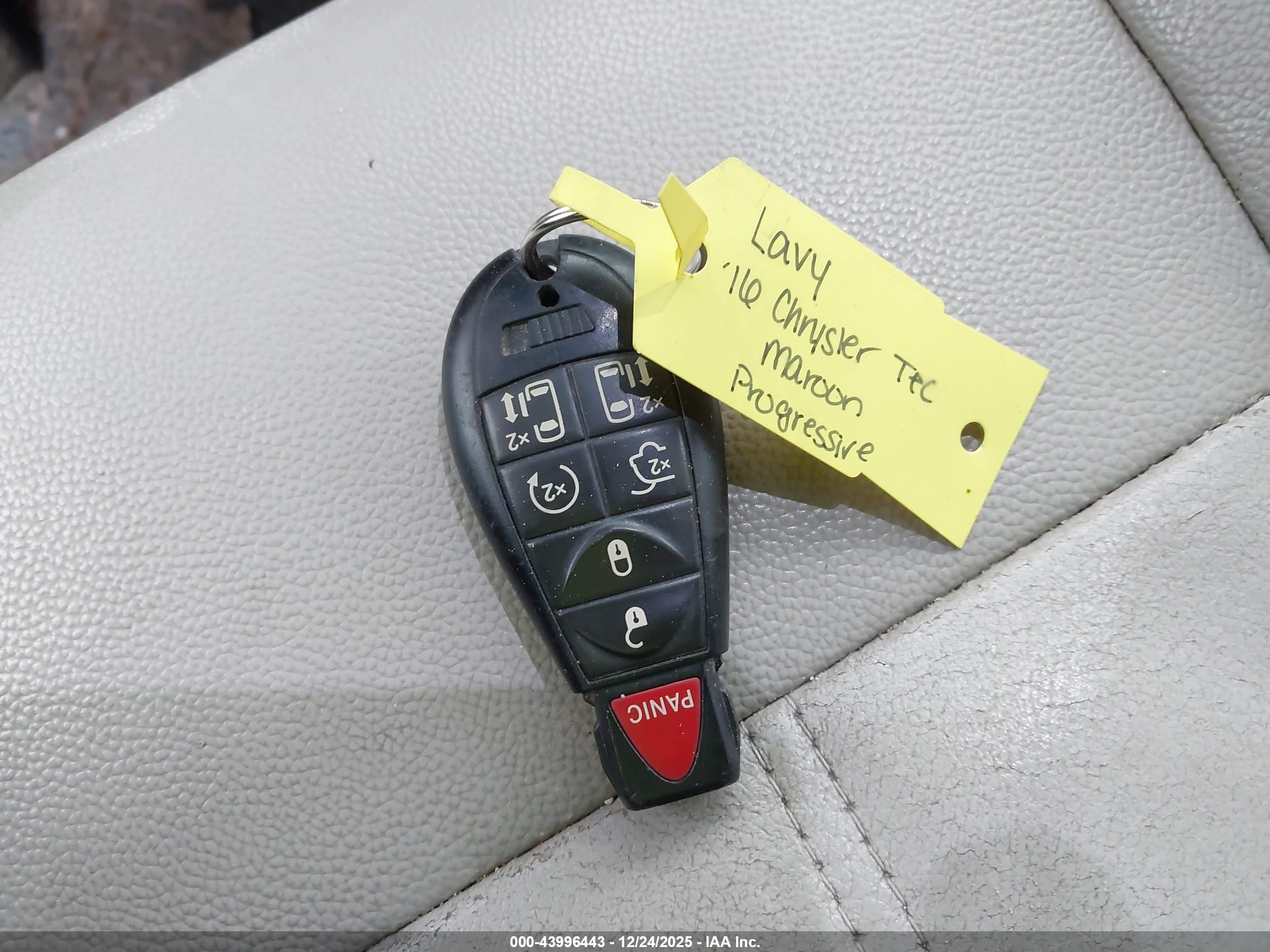 CHRYSLER TOWN image 11